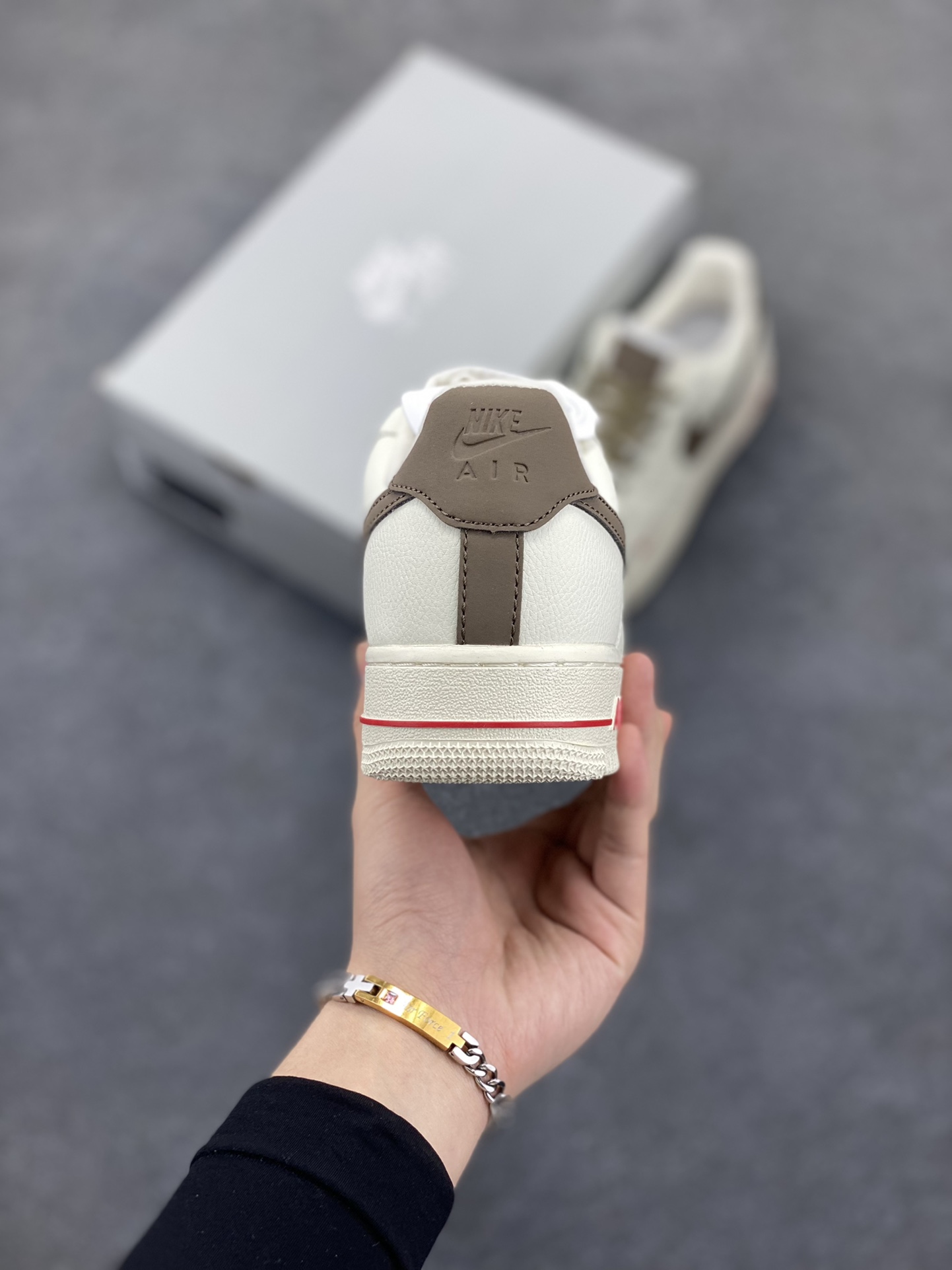 图片[4]-福利特价 Nike Air Force 1 Low ID 空军一号 经典低帮“奶白浅褐咖啡勾” #原楦头原纸板 打造最纯正空军版型 #专注外贸渠道 全掌内置气垫 #原盒配件 中底钢印俱全 货号：808788-996 尺码：36 36.5 37.5 38 38.5 39 40 40.5 41 42 42.5 43 44 44.5 45-选品中心