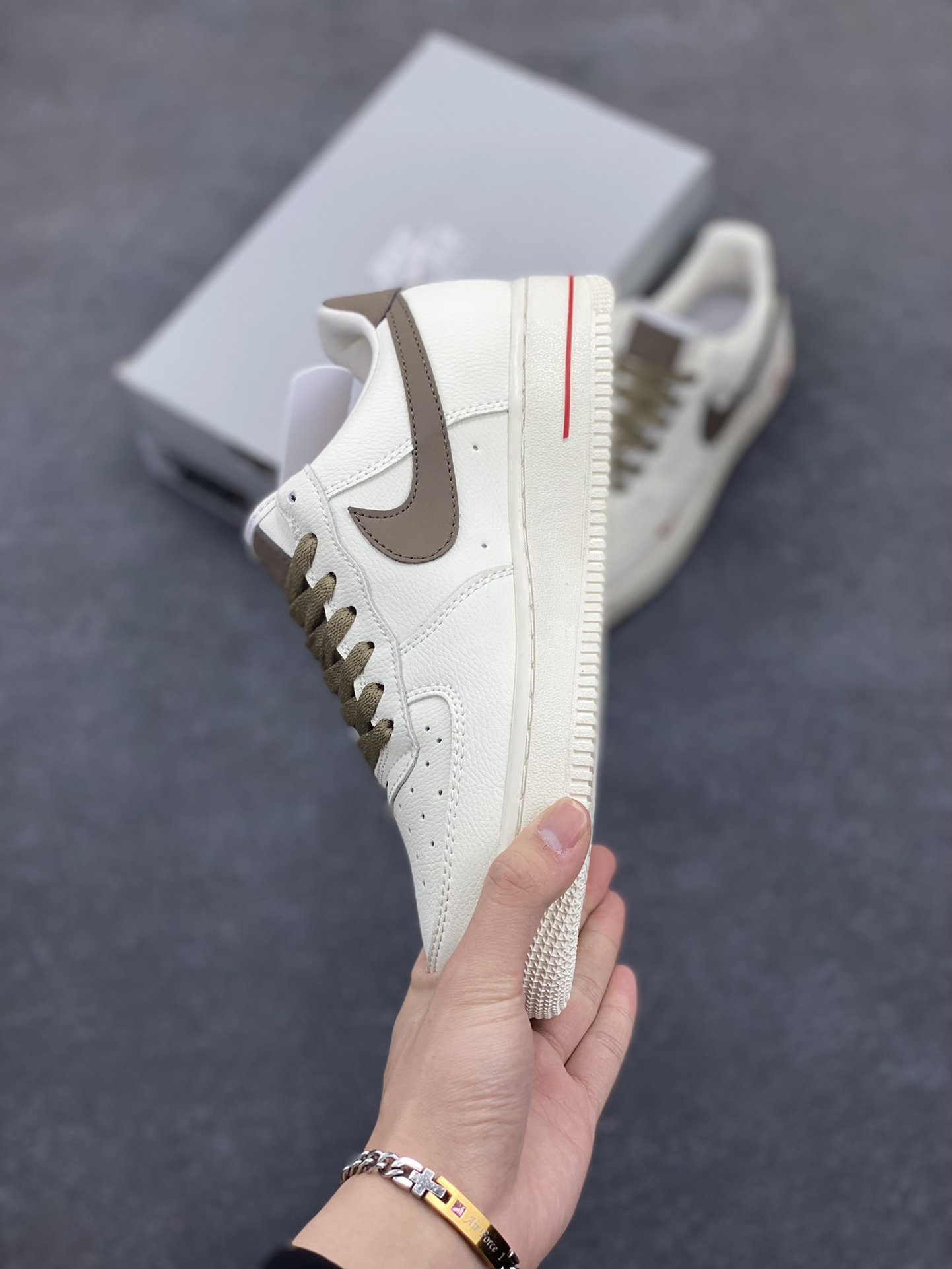 图片[3]-福利特价 Nike Air Force 1 Low ID 空军一号 经典低帮“奶白浅褐咖啡勾” #原楦头原纸板 打造最纯正空军版型 #专注外贸渠道 全掌内置气垫 #原盒配件 中底钢印俱全 货号：808788-996 尺码：36 36.5 37.5 38 38.5 39 40 40.5 41 42 42.5 43 44 44.5 45-选品中心