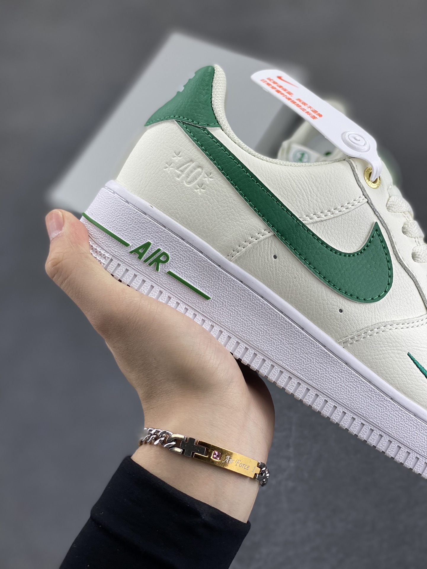 图片[6]-福利特价 NK Air Force 1\’07\”Malachite\”空军一号经典低帮百搭休闲运动板鞋“皮革白孔雀绿40周年” 原楦头原纸板 打造纯正空军版型#专注外贸渠道 全掌内置蜂窝气垫 #原盒配件 原厂中底钢印、拉帮完美 货号：DQ7658-101 尺码：36 36.5 37.5 38 38.5 39 40 40.5 41 42 42.5 43 44 44.5 45-选品中心