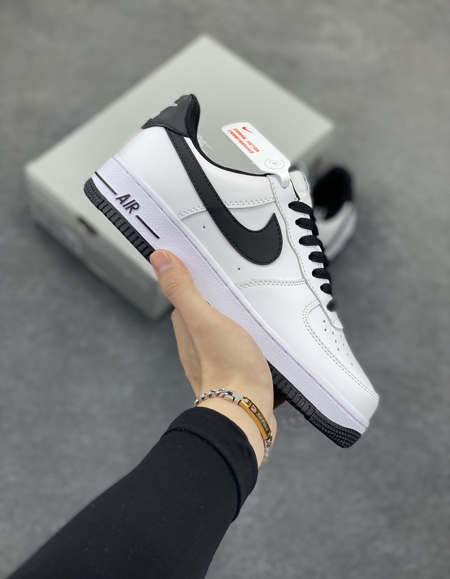 福利特价 Nike Air Force 1 Low 二代白黑 空军一号低帮运动休闲板鞋 原楦头原纸板 打造纯正空军版型 专注外贸渠道 全掌内置蜂窝气垫 原盒配件 原厂中底钢印、拉帮完美 货号:DH7561-102 尺码:36 36.5 37.5 38 38.5 39 40 40.5 41 42 42.5 43 44 44.5 45-选品中心