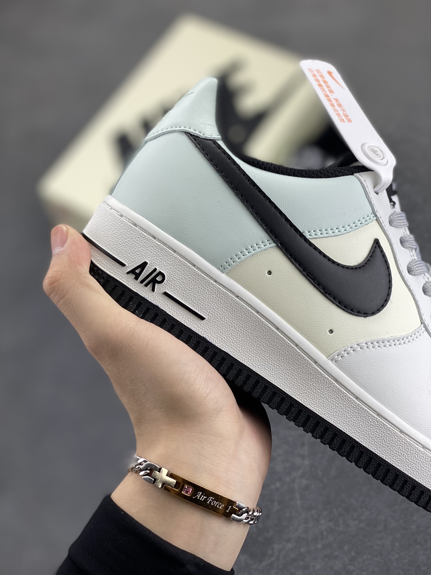 图片[6]-Nike Air Force 1 Low ’07 皇冠 配色 空军一号低帮休闲板鞋 原厂定制皮料 原楦原纸板 纯正版型 正品NFC感应芯片 高清洁度 内置全掌气垫 货号：GY5696-779 尺码：36 36.5 37.5 38 38.5 39 40 40.5 41 42 42.5 43 44 44.5 45-选品中心