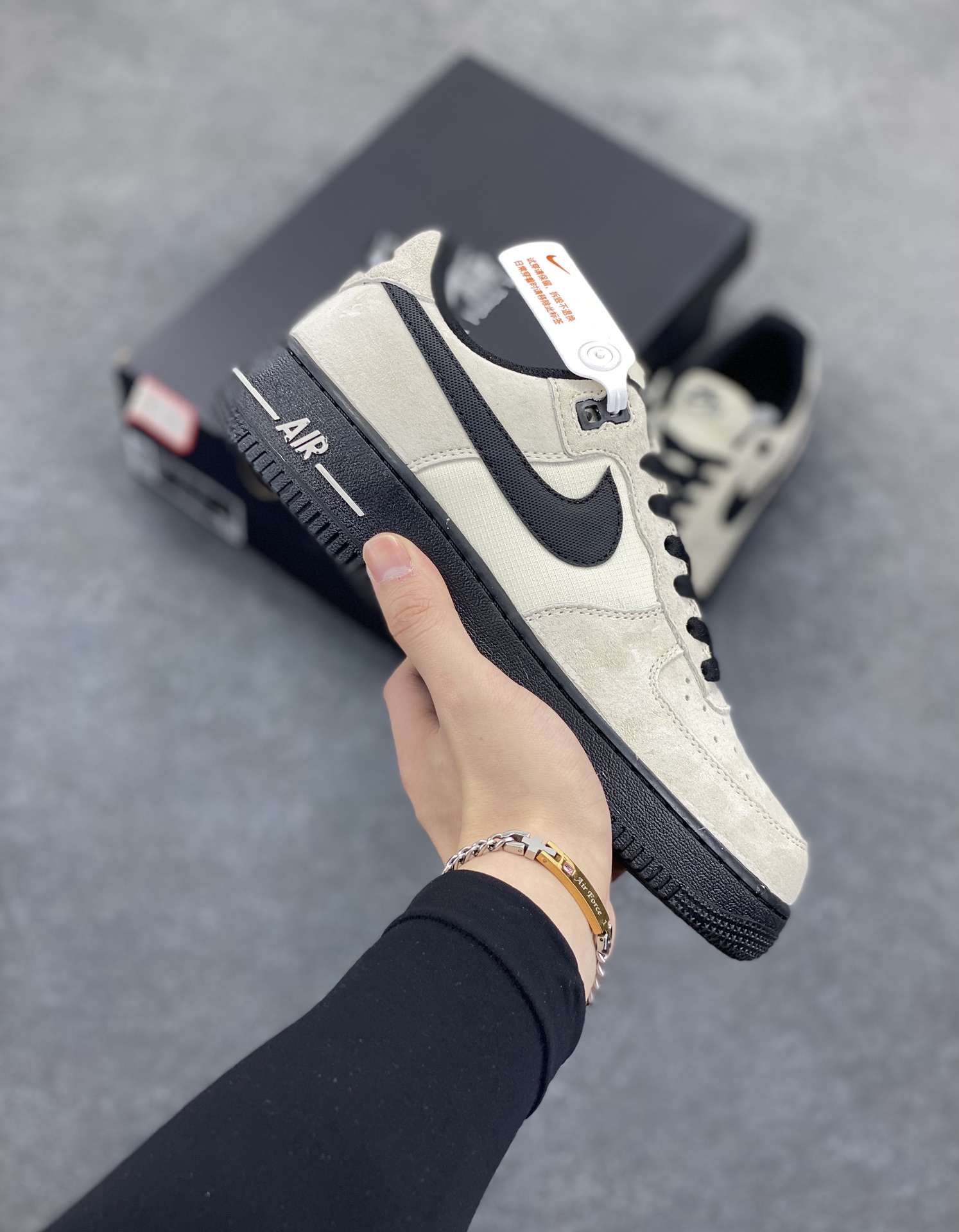 Air Force 1 Low 黑棕 原楦头原纸板 打造纯正空军版型 #专注外贸渠道 全掌内置蜂窝气垫 #原盒配件 原厂中底钢印、拉帮完美 货号:HV6526-200 尺码:39 40 40.5 41 42 42.5 43 44 44.5 45-选品中心