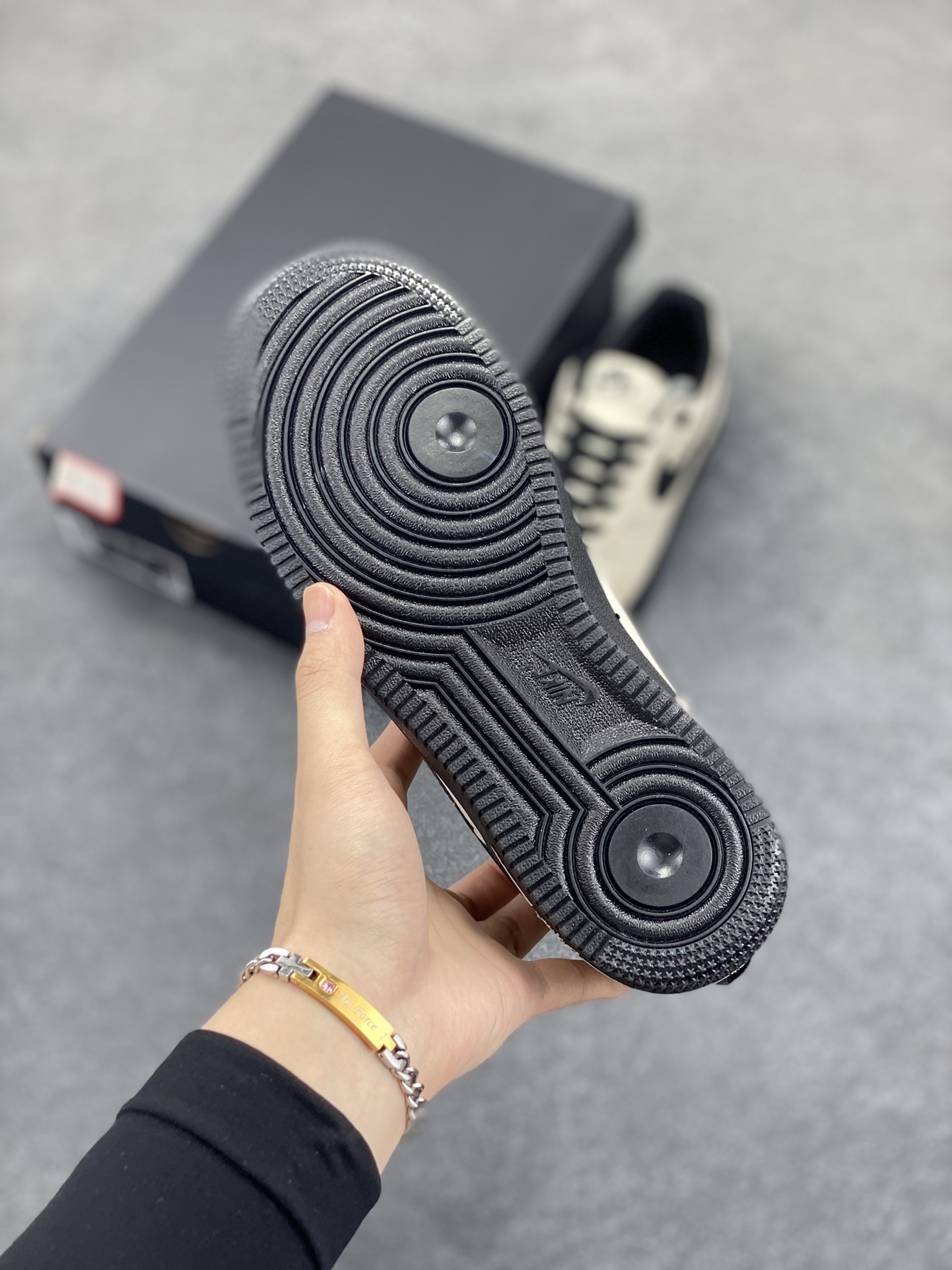 图片[5]-Air Force 1 Low 黑棕 原楦头原纸板 打造纯正空军版型 #专注外贸渠道 全掌内置蜂窝气垫 #原盒配件 原厂中底钢印、拉帮完美 货号：HV6526-200 尺码：39 40 40.5 41 42 42.5 43 44 44.5 45-选品中心