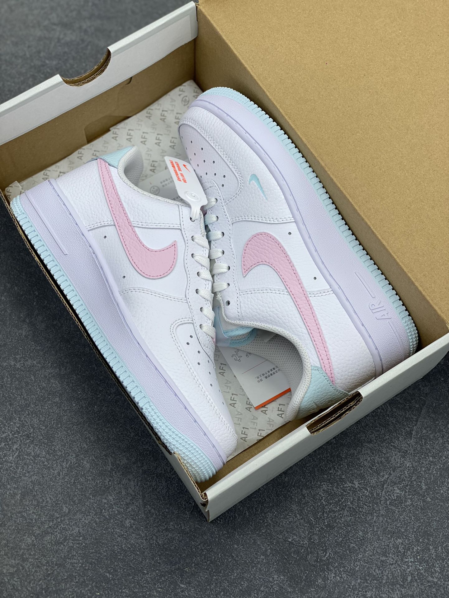 图片[9]-Nike Air Force 1 07 low空军一号板鞋 白粉 原楦头原纸板 打造纯正空军版型#专注外贸渠道 全掌内置蜂窝气垫 #原盒配件 原厂中底钢印、拉帮完美 货号：IH0640-161 尺码：36 36.5 37.5 38 38.5 39 40 40.5 41 42 42.5 43 44 44.5 45-选品中心