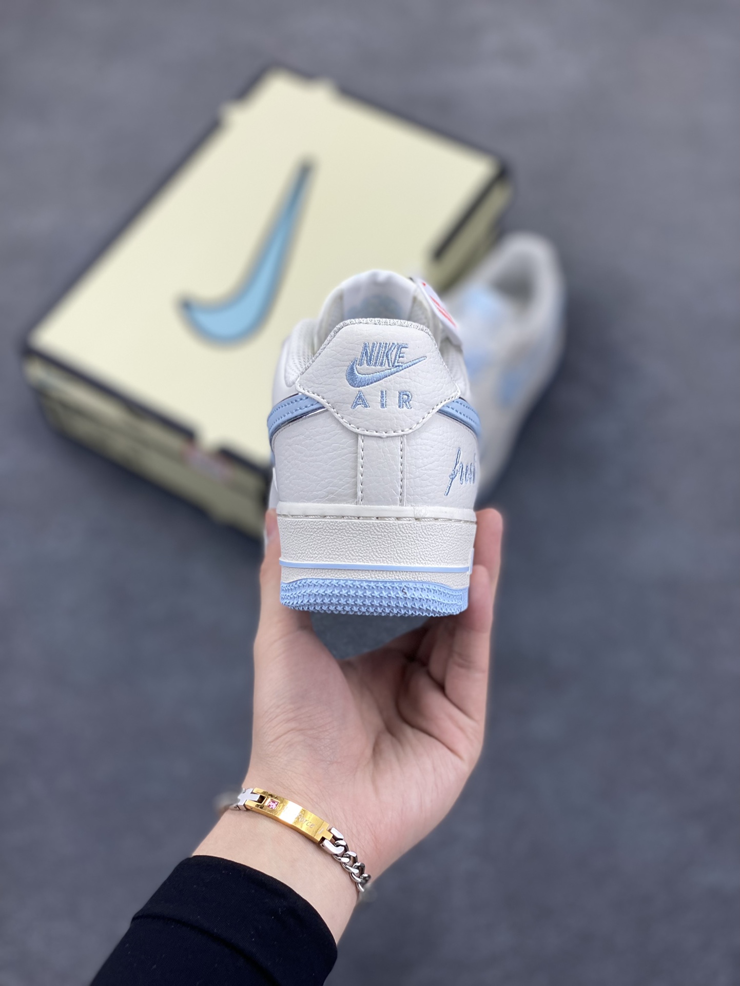 图片[4]-福利特价 Nike Air Force 1 Low \’07 “Keep Fresh”米月兰银 小勾低帮空军一号休闲板鞋 定制皮料 专属鞋盒 原楦原纸板 纯正空军版型 高清洁度 内置全掌气垫 货号：BM1996-099 尺码：36 36.5 37.5 38 38.5 39 40 40.5 41 42 42.5 43 44 44.5 45-选品中心