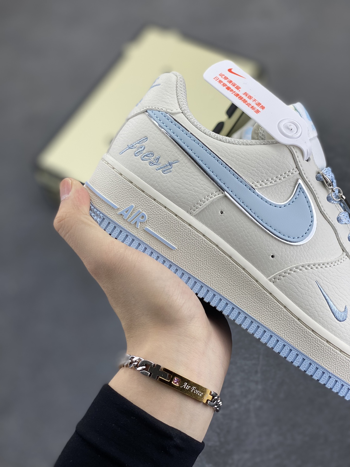 图片[6]-福利特价 Nike Air Force 1 Low \’07 “Keep Fresh”米月兰银 小勾低帮空军一号休闲板鞋 定制皮料 专属鞋盒 原楦原纸板 纯正空军版型 高清洁度 内置全掌气垫 货号：BM1996-099 尺码：36 36.5 37.5 38 38.5 39 40 40.5 41 42 42.5 43 44 44.5 45-选品中心