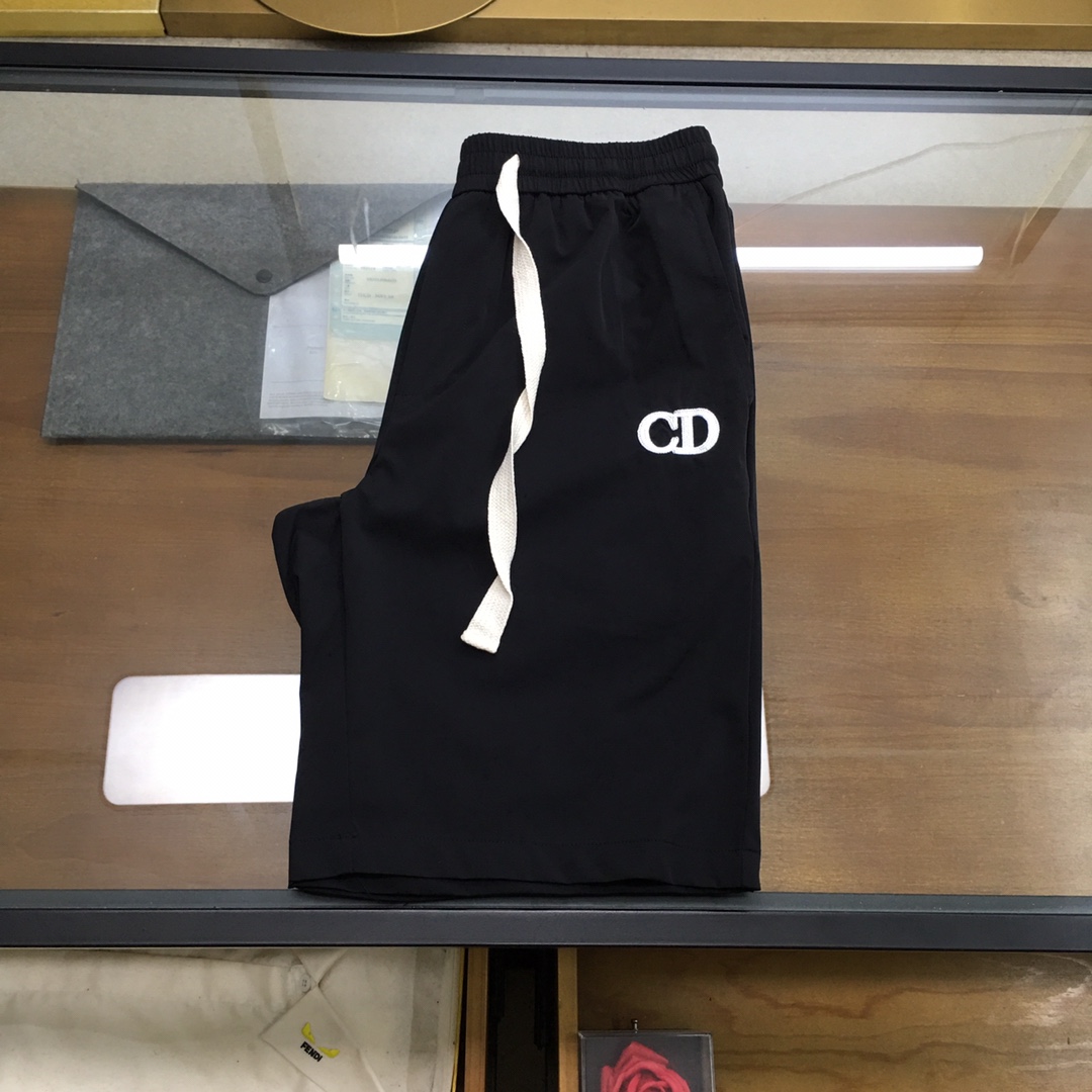 NO:505392,New product [Dio...r] 2025 summer new men's casual shorts, high-end custom fabric breathable fabric, extremely breathable, elastic and comfortable, impeccable details, top-level auxiliary materials, original logo design concept, delicate and soft feel!  The upper body style is excellent!  Size M-XXXL order to report height and weight, dior, shorts, alexander wang19860909新品【Dio...r】 2025夏季新款男士休闲短裤,高级定制面料透气面料 透气弹力舒适度极高,细节无可挑剔,顶级辅料配备,原版logo设计理念,手感细腻柔软！上身版型超赞！尺码M-XXXL下单报身高体重,,dior,shorts,alexander wang,Men's clothing