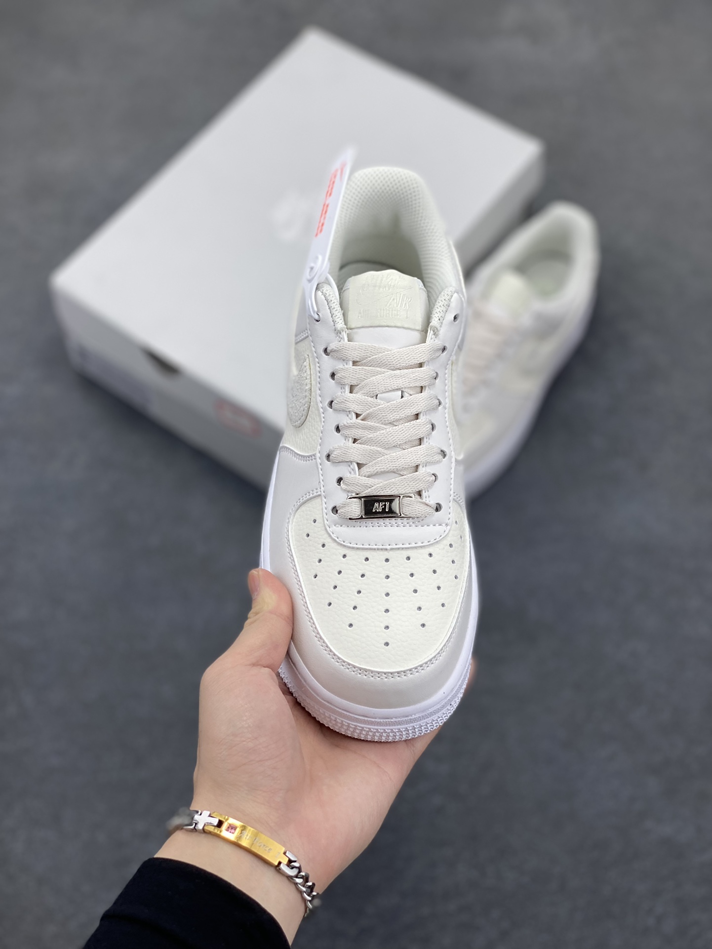 图片[2]-Nike Air Force 1 07 low空军一号板鞋 乳白 原楦头原纸板 打造纯正空军版型#专注外贸渠道 全掌内置蜂窝气垫 #原盒配件 原厂中底钢印、拉帮完美 货号：HQ3905-001 尺码：35.5 36 36.5 37.5 38 38.5 39 40 40.5 41 42 42.5 43 44 44.5 45-选品中心