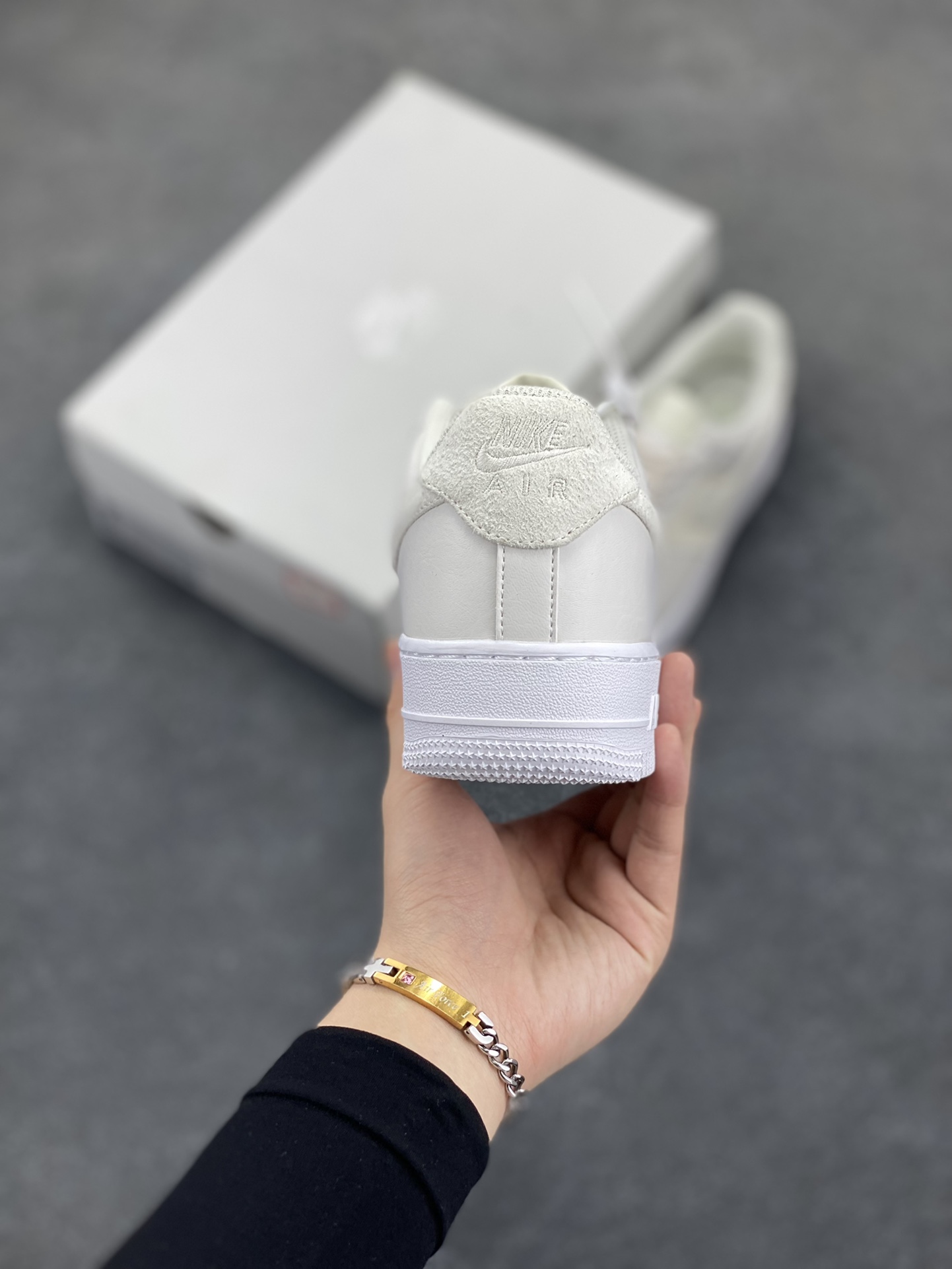 图片[4]-Nike Air Force 1 07 low空军一号板鞋 乳白 原楦头原纸板 打造纯正空军版型#专注外贸渠道 全掌内置蜂窝气垫 #原盒配件 原厂中底钢印、拉帮完美 货号：HQ3905-001 尺码：35.5 36 36.5 37.5 38 38.5 39 40 40.5 41 42 42.5 43 44 44.5 45-选品中心