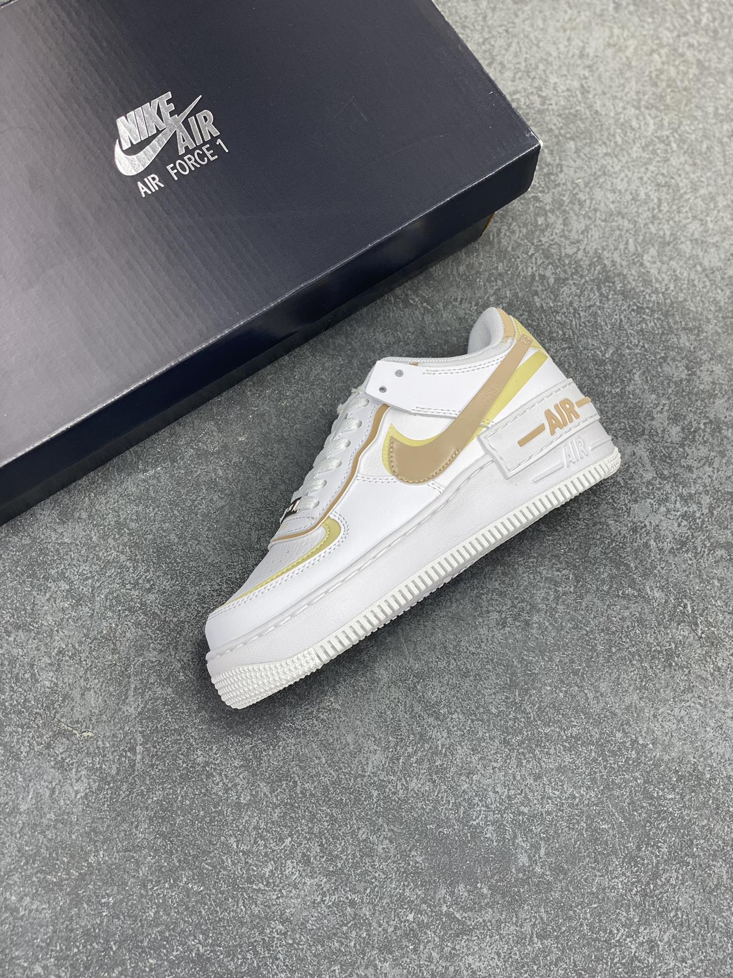 图片[7]-NK Air Force 1 Shadow 轻量增高低帮百搭板鞋\”拼接马卡龙\” 全新少女系解构主义设计双层轻量EVA发泡中底+防滑RB橡胶外圈底鞋底 原楦头原纸板 打造纯正空军版型 专注外贸渠道 全掌内置蜂窝气垫 原盒配件 原厂中底钢印、拉帮完美 货号：DZ1847-111 尺码：35.5 36 36.5 37.5 38 38.5 39 40 40.5 41 42-选品中心