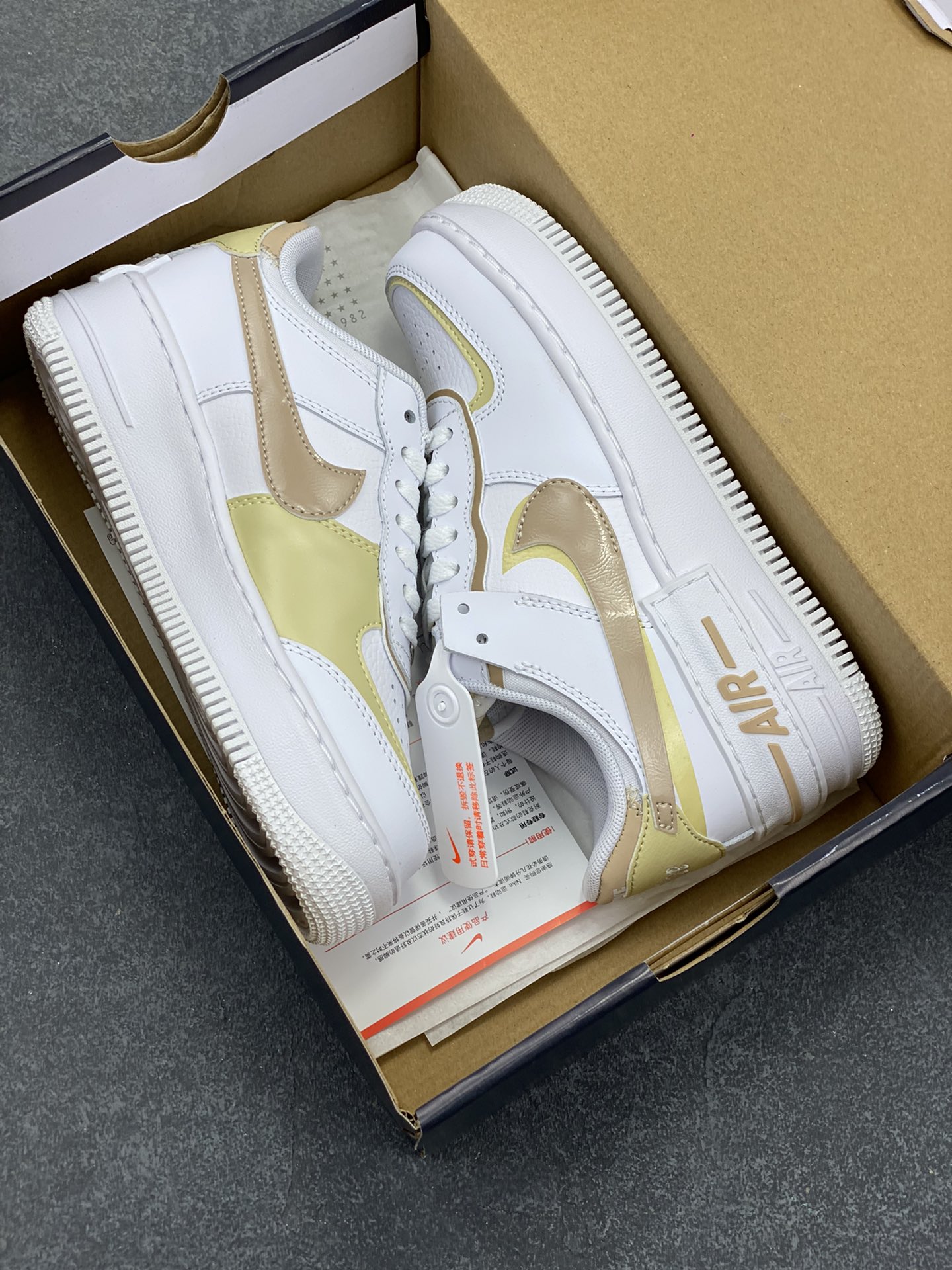 图片[9]-NK Air Force 1 Shadow 轻量增高低帮百搭板鞋\”拼接马卡龙\” 全新少女系解构主义设计双层轻量EVA发泡中底+防滑RB橡胶外圈底鞋底 原楦头原纸板 打造纯正空军版型 专注外贸渠道 全掌内置蜂窝气垫 原盒配件 原厂中底钢印、拉帮完美 货号：DZ1847-111 尺码：35.5 36 36.5 37.5 38 38.5 39 40 40.5 41 42-选品中心