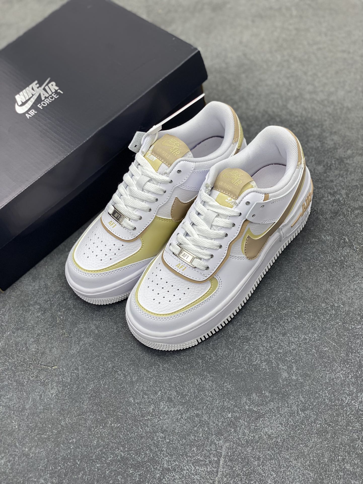 图片[8]-NK Air Force 1 Shadow 轻量增高低帮百搭板鞋\”拼接马卡龙\” 全新少女系解构主义设计双层轻量EVA发泡中底+防滑RB橡胶外圈底鞋底 原楦头原纸板 打造纯正空军版型 专注外贸渠道 全掌内置蜂窝气垫 原盒配件 原厂中底钢印、拉帮完美 货号：DZ1847-111 尺码：35.5 36 36.5 37.5 38 38.5 39 40 40.5 41 42-选品中心