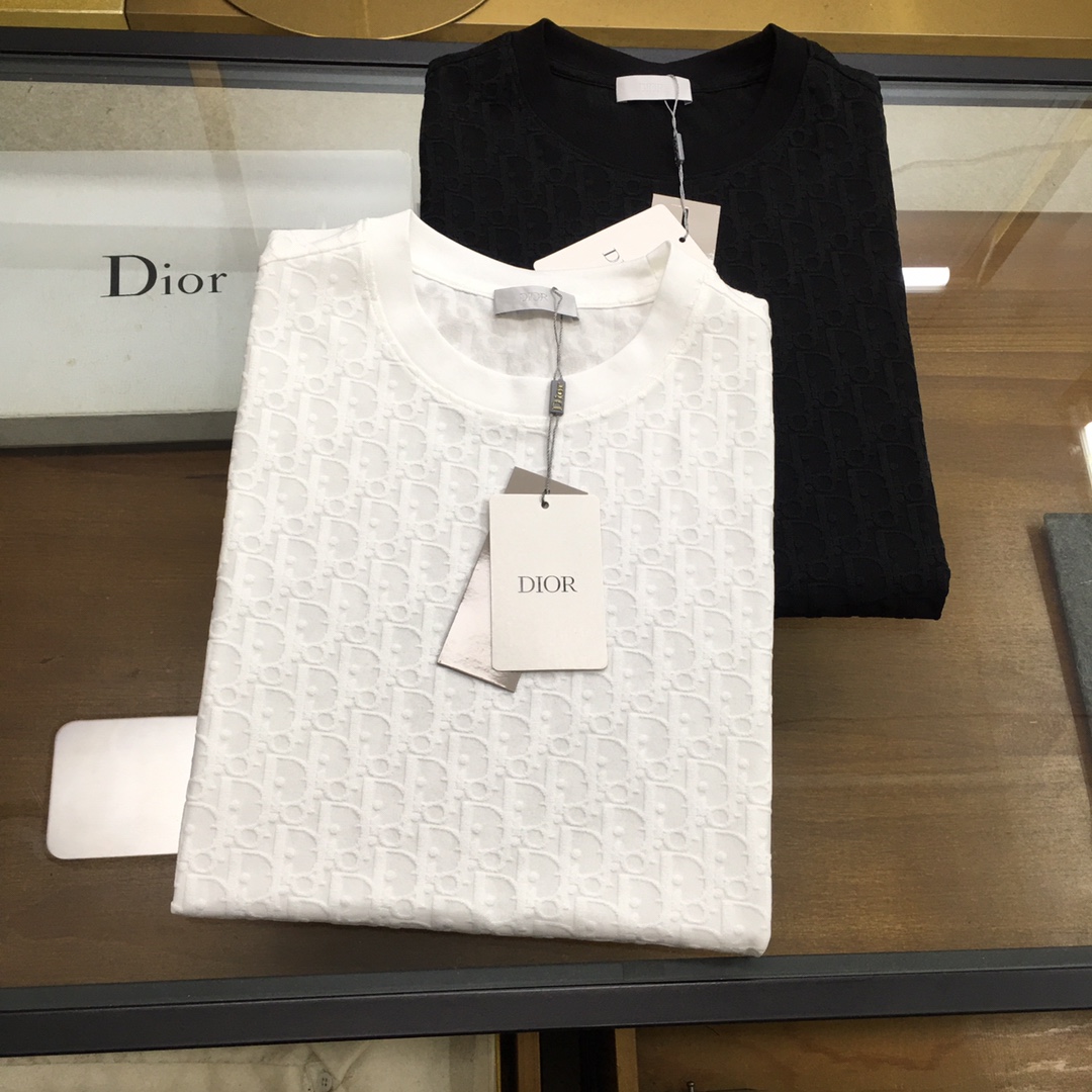 NO:503969,New product [Dio...] fit style 25 latest Manfu jacquard letter logo versatile heavy industry fusion round neck short sleeves, top quality jade soft cotton, top production process imported fabric, imported high-end custom imported silk thread feels first-class!  Size M-XXXL, dior, T-shirt, alexander wang19860909新品【Dio...】 合身版型 25最新满福提花字母logo百搭重工融合圆领短袖,最顶级的玉柔棉品质,顶级制作工艺进口面料,采用进口高端订制进口丝线手感一流！ 尺码M-XXXL,,dior,T-shirt,alexander wang,Men's clothing