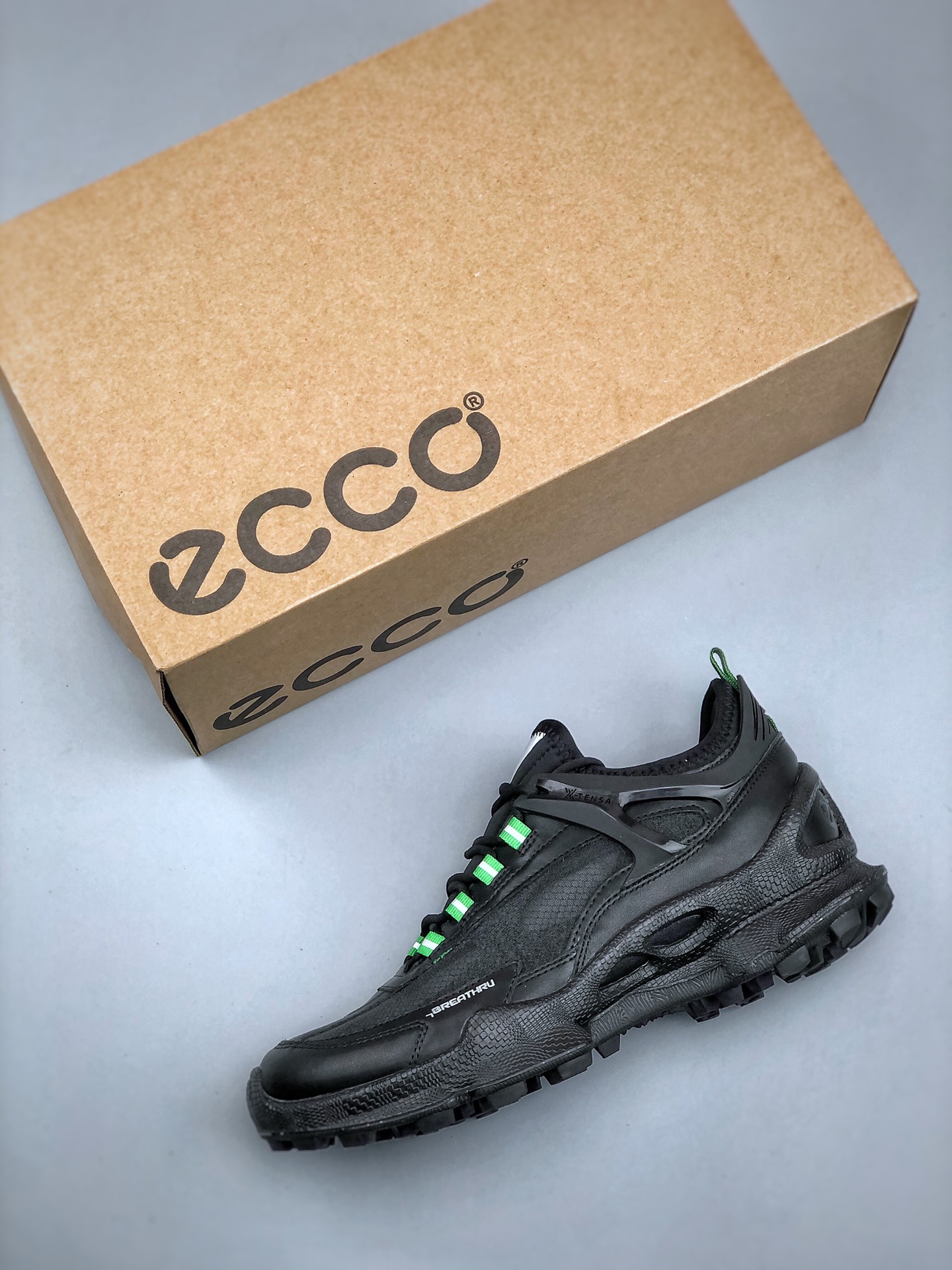 300 ECCO/爱步官方健步系列网砂加头层皮 休闲鞋