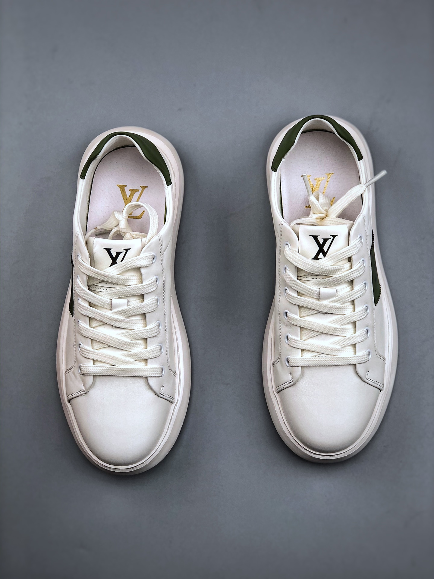 380 新货Louis Vuitton  LV路易威登休闲文化运动板鞋系列