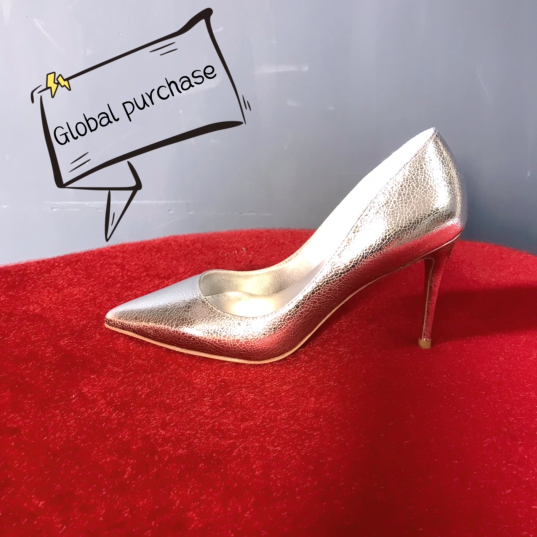 NO:100587,High-end customization 2025 spring and summer classic series!  H8.5Cm, size 34-42. . Genuine leather sole. 9039-001 silver crack cowhide, silver sheepskin. Customized model, no return or exchange. No:9039-001 Color:silver/silver Material:cowhide Lining:goat leather Heel height:8.5Cm Sole:leather sole Size:EUR 34-42 (US 4-11):,,louis vuitton,cowhide,sheepskin,Leather soles19860909高端订制 2025春夏精典款系列！ H8.5Cm,尺码34-42码. .真皮大底.9039-001银小裂纹牛皮,银色羊皮里.订制款,不退不换. No:9039-001 Color:silver/silver Material:cowhide Lining:goat leather Heel heigh:8.5Cm Sole:leather sole Size:EUR 34－42（US 4一11) :,,louis vuitton,cowhide,sheepskin,Leather soles,Women's Shoes