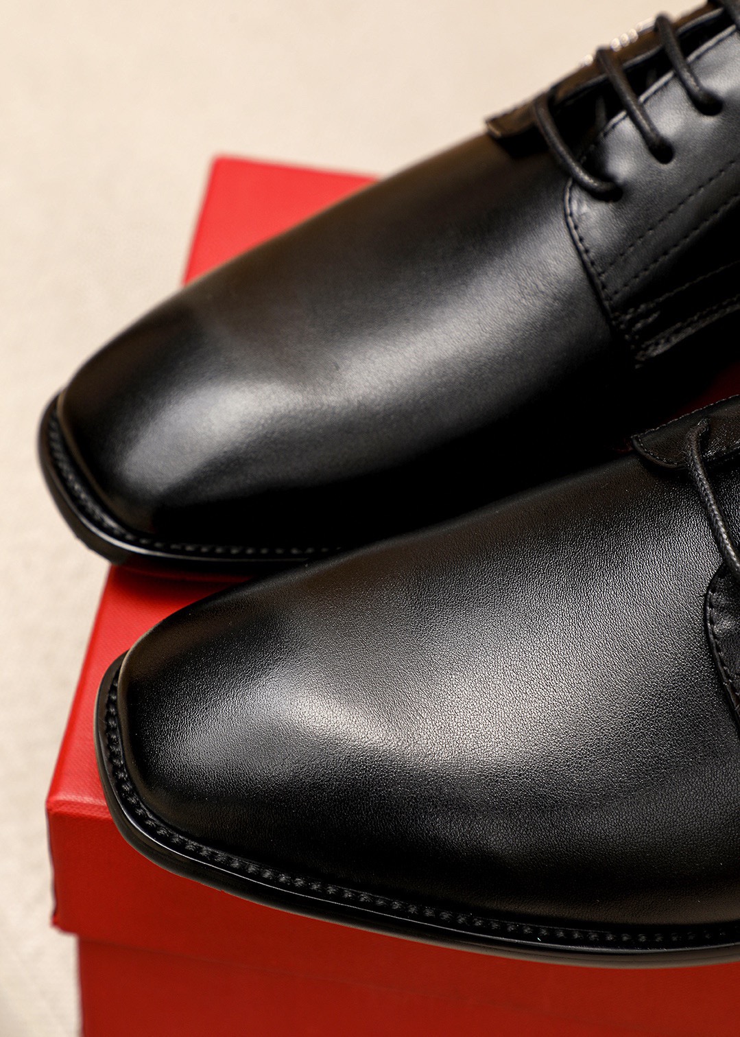 Ferragamo Men's Classic Leather Dress Shoes -Timeless Style & Comfort 7 i1743993617 735 5
