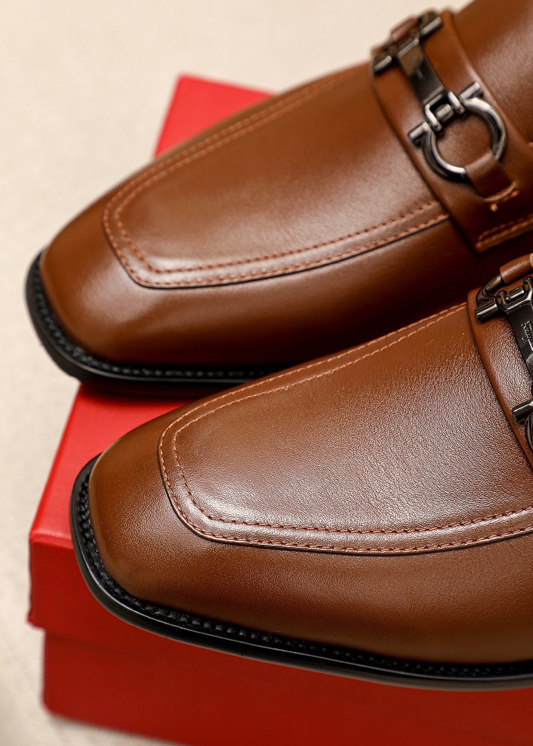 Ferragamo Men's Brown Leather Loafers with Metal Buckle Accent 8 i1743993784 3596 6