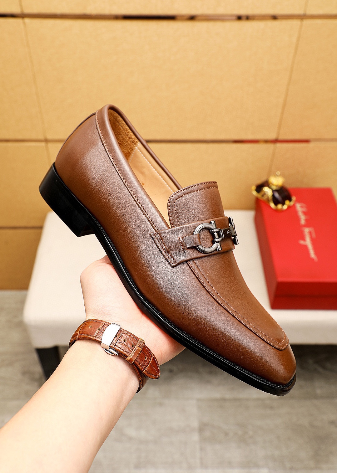 Ferragamo Men's Brown Leather Loafers with Metal Buckle Accent 5 i1743993784 9254 3
