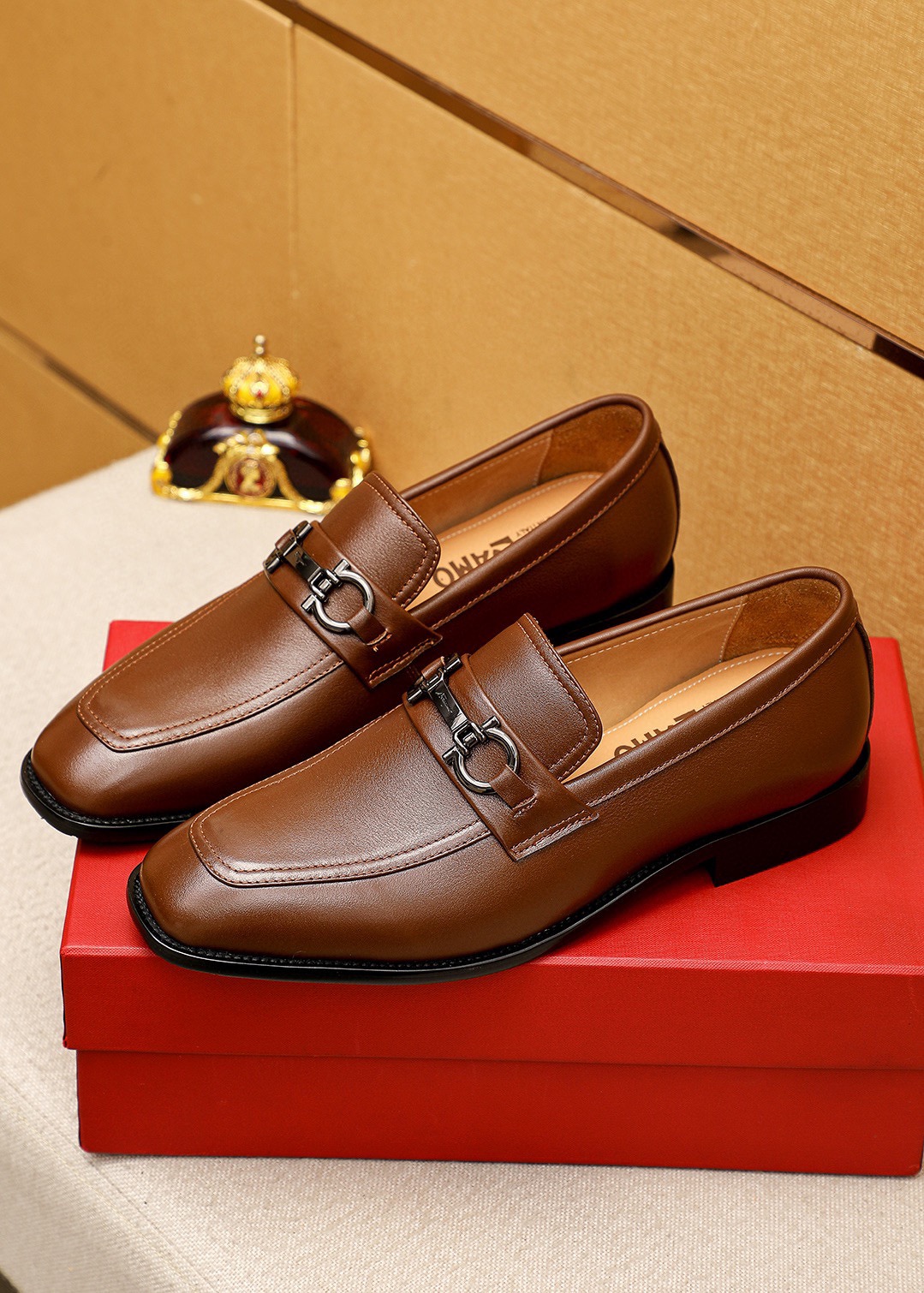Ferragamo Men's Brown Leather Loafers with Metal Buckle Accent 4 i1743993784 9437 2