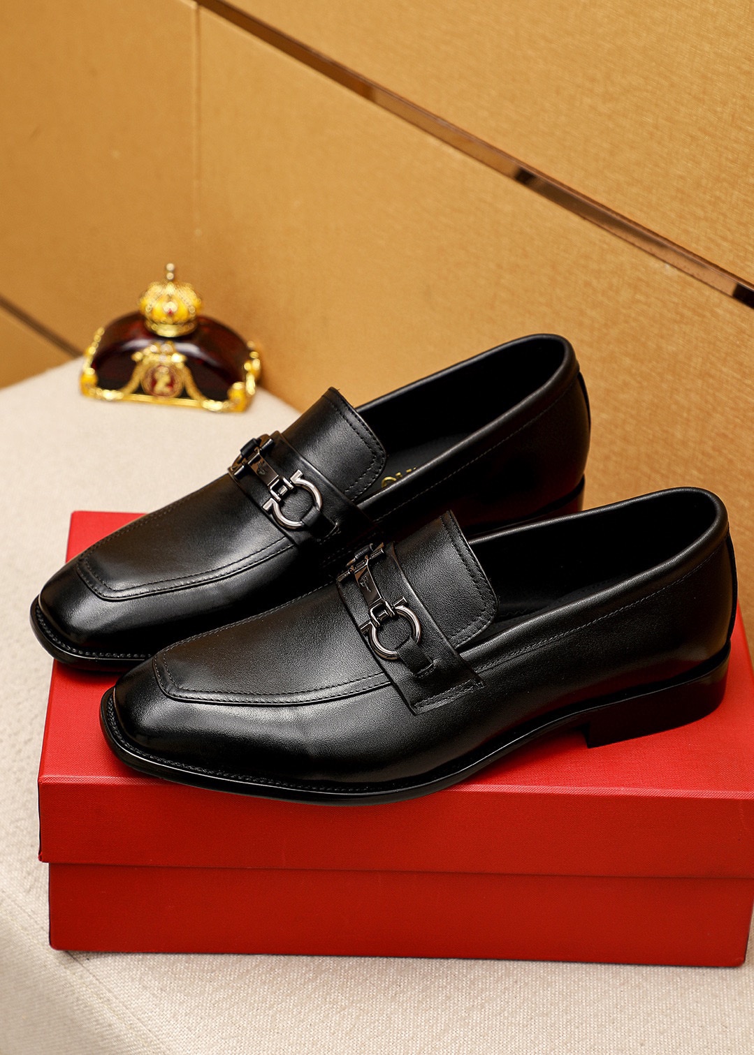 Salvatore Ferragamo Men's Leather Loafers with Buckle Detail - Dress Shoes 4 i1743993815 1609 2