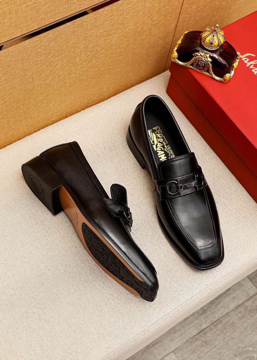 Salvatore Ferragamo Men's Leather Loafers with Buckle Detail - Dress Shoes 3 i1743993815 6635 1