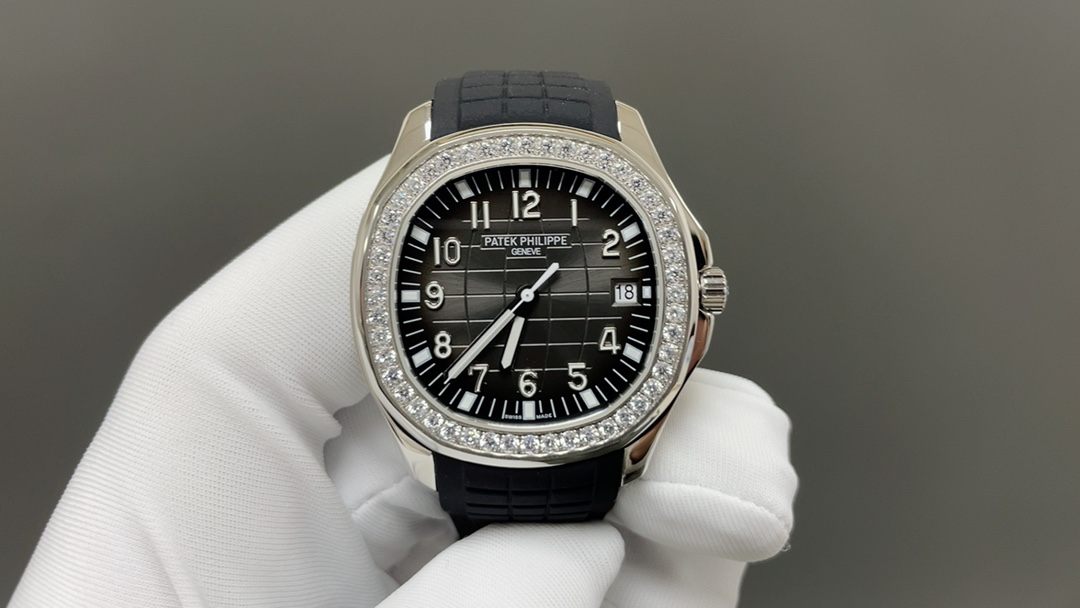 E7 Factory🌐“最强手雷” PP 百达翡丽AQUANAUT系列 DG1 手雷系列 男士机械腕表,5167A/5168G/5167R系列腕表——E7厂顶级高端牌腕表,顶级做工 全新工艺手工镶钻 尺寸男女可通用款 pp家族的手雷腕表!永看不腻百达.手雷”全网最佳解毒方案,全新版本。
1⃣️搭配定制版机Cal.324一体机自动上链机芯,机芯摆轮与原装相同位置!
2⃣️直径40MM!超薄厚度8.4mm
3⃣️316L精钢壳套!
3⃣️蓝宝石水晶玻璃镜面!匠心力作 全网体验最佳的百达.精致之作,尽享奢华,您值得拥有🌐