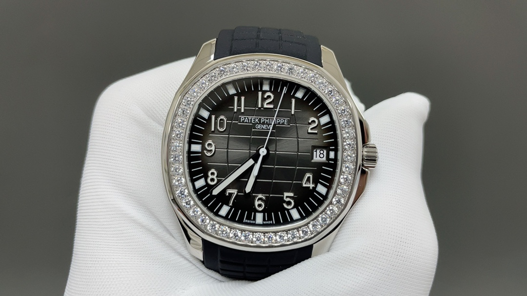 E7 Factory🌐“最强手雷” PP 百达翡丽AQUANAUT系列 DG1 手雷系列 男士机械腕表,5167A/5168G/5167R系列腕表——E7厂顶级高端牌腕表,顶级做工 全新工艺手工镶钻 尺寸男女可通用款 pp家族的手雷腕表!永看不腻百达.手雷”全网最佳解毒方案,全新版本。
1⃣️搭配定制版机Cal.324一体机自动上链机芯,机芯摆轮与原装相同位置!
2⃣️直径40MM!超薄厚度8.4mm
3⃣️316L精钢壳套!
3⃣️蓝宝石水晶玻璃镜面!匠心力作 全网体验最佳的百达.精致之作,尽享奢华,您值得拥有🌐