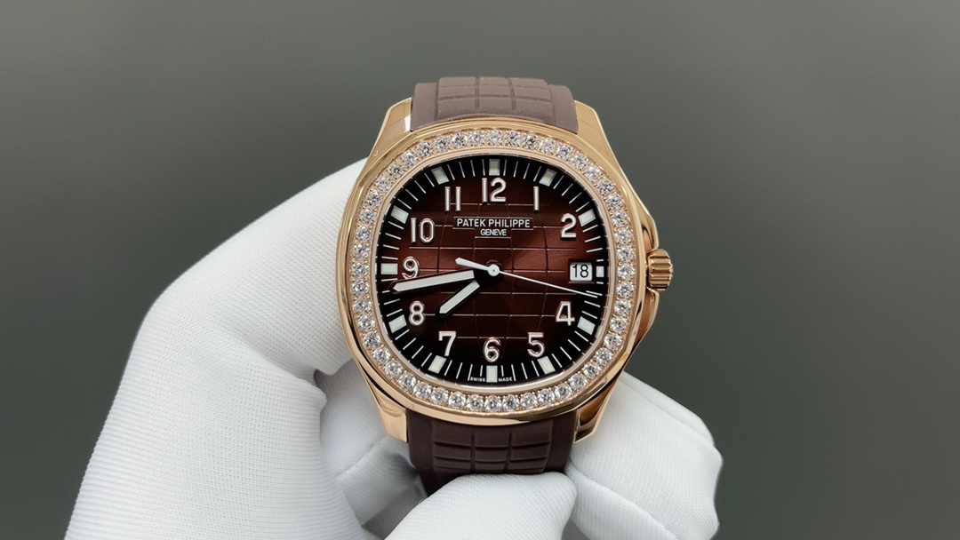 E7 Factory🌐“最强手雷” PP 百达翡丽AQUANAUT系列 DG1 手雷系列 男士机械腕表,5167A/5168G/5167R系列腕表——E7厂顶级高端牌腕表,顶级做工 全新工艺手工镶钻 尺寸男女可通用款 pp家族的手雷腕表!永看不腻百达.手雷”全网最佳解毒方案,全新版本。
1⃣️搭配定制版机Cal.324一体机自动上链机芯,机芯摆轮与原装相同位置!
2⃣️直径40MM!超薄厚度8.4mm
3⃣️316L精钢壳套!
3⃣️蓝宝石水晶玻璃镜面!匠心力作 全网体验最佳的百达.精致之作,尽享奢华,您值得拥有🌐