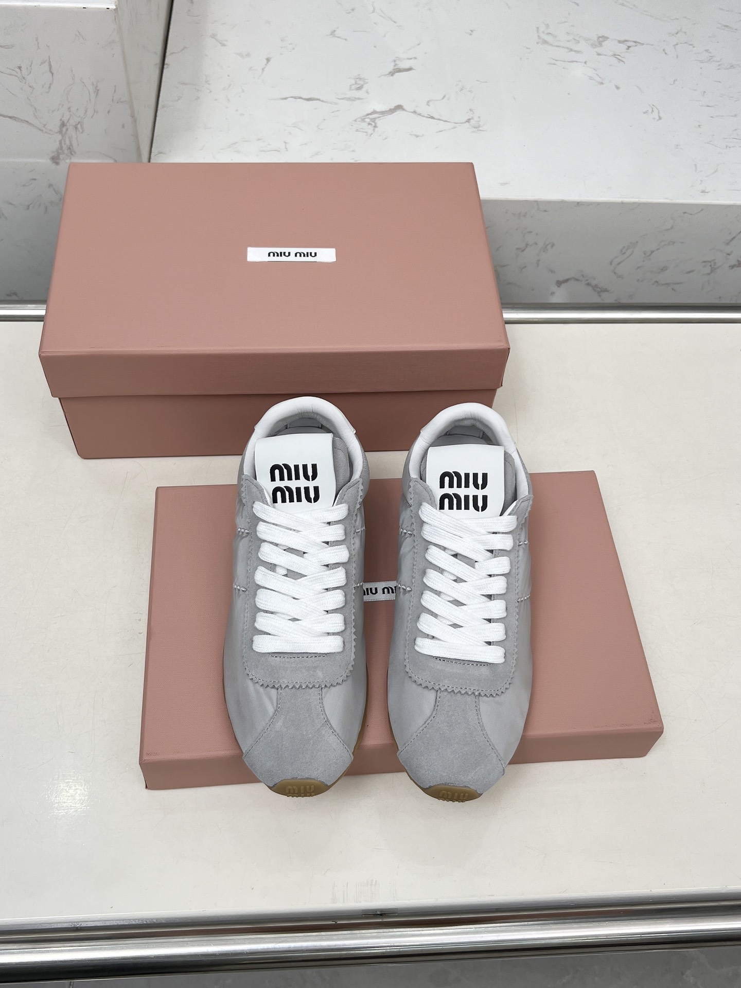 NO:247773,Miu Mu new German training shoes imported cowhide surface, soft and glutinous sheepskin lining ♀ Super soft and versatile raw rubber combination, anti-slip and wear-resistant, and not tired. Multiple colors can be selected. Each color is absolutely perfect. Standard code 35-40 (41 custom made without return or replacement), casual shoes/sports shoes, miumiu, sneakers, cowhide, sheepskin19860909Miu Mu新款德训鞋进口牛皮面,软糯绵羊皮内里♀超软超百搭生胶组合大底防滑耐磨的同时也不累脚多个颜色可选择每个颜色搭配起来都是绝绝子 标准码35-40（41定做不退不换）,休闲鞋/运动鞋,miumiu,sneakers,cowhide,sheepskin,Women's Shoes