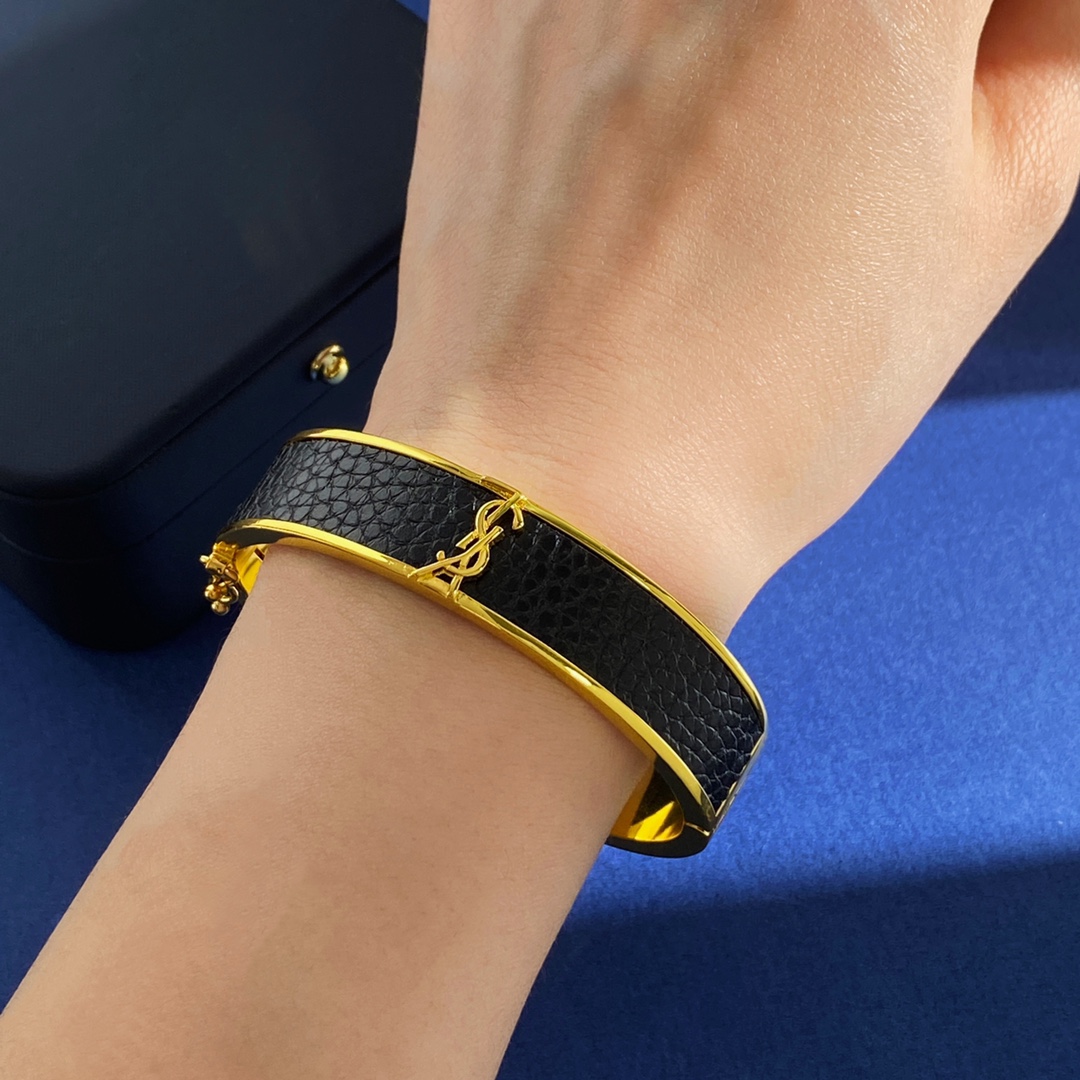 YSL St. Roland Wood and PU Leather Bracelet: Brass, Gold, 6cm x 4.7cm, 35.84g - 图片 4