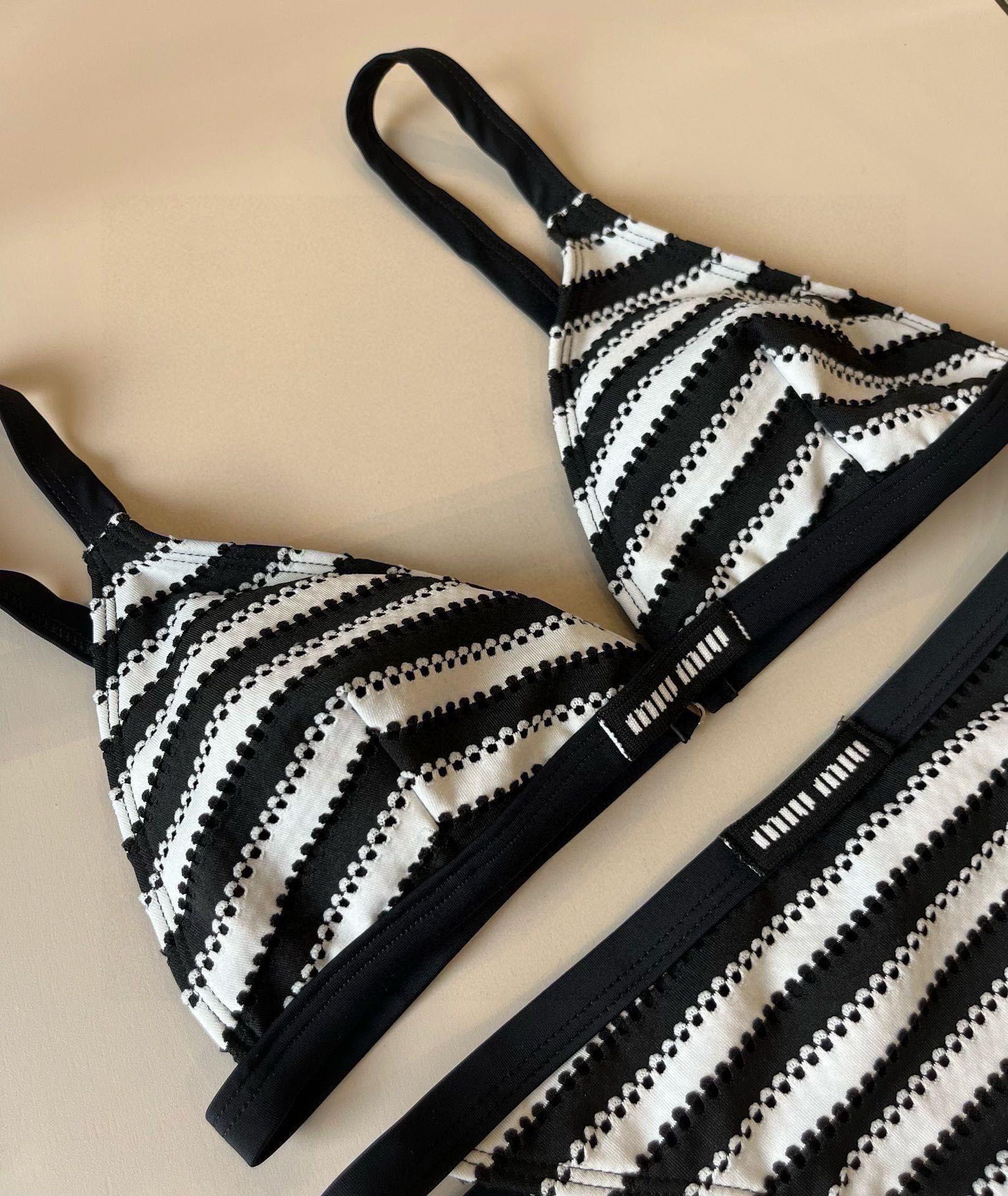 。
MiuMiu缪缪官方新款泳衣比基尼👙，高端定制，S M L XL