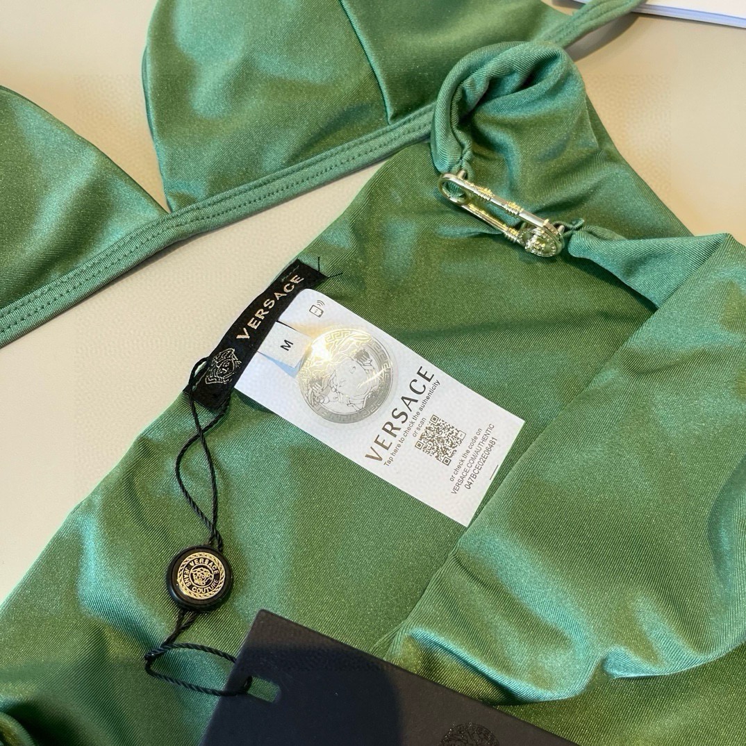 。
范思哲官方新款泳衣比基尼👙，高端定制，S M L XL