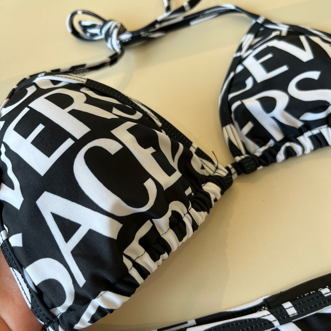 。
范思哲官方新款泳衣比基尼👙，高端定制，S M L XL