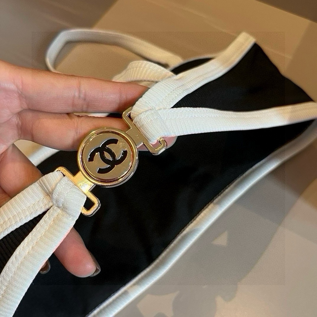 。

Chanel香奈儿中古针织比基尼👙，分体泳衣，S M L XL