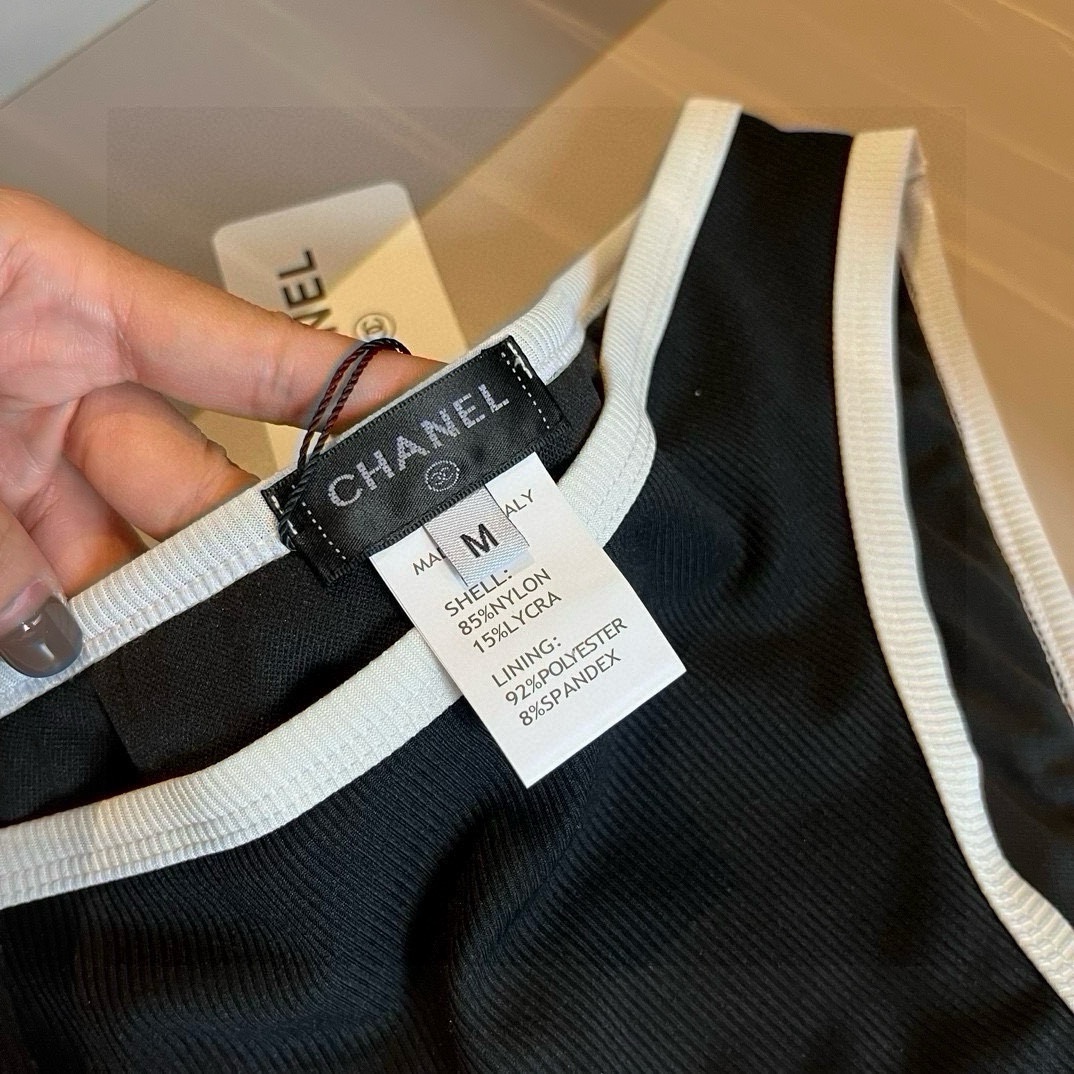 。

Chanel香奈儿中古针织比基尼👙，分体泳衣，S M L XL