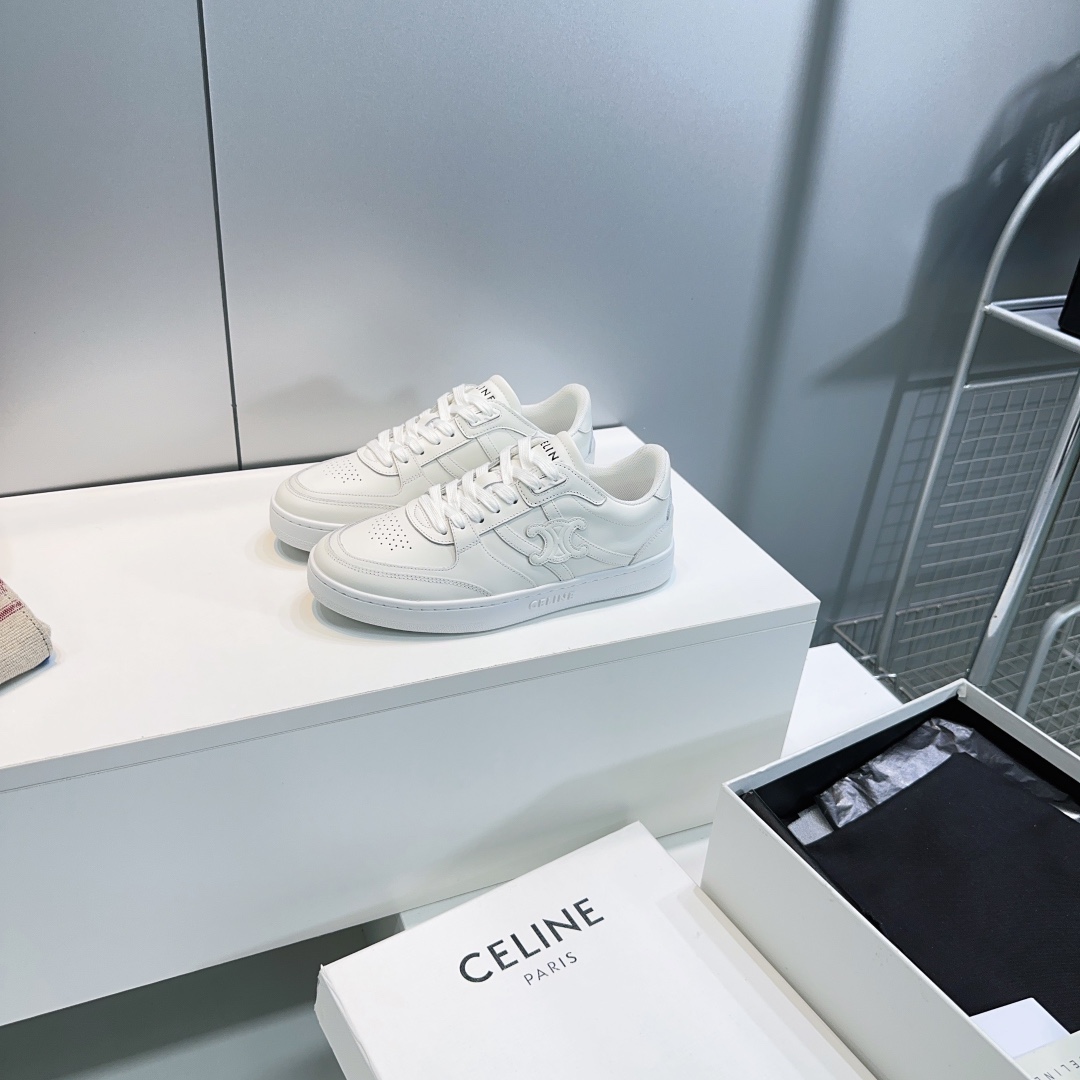 NO:260266,Men's 10 Top quality Couple model CELINE 2025 Spring and Summer New Product Show Main Promotion Sponge Casual Shoes Thick-soled Arc de Triomphe Logo Lace-up Casual Shoes Small White Shoes Simple and Comfortable, Clean and neat, Increase the height and make legs thin, whether it is single or matched with wide-leg pants, high street and retro, let's make CE girls together. The upper is imported toe-layer cowhide, inner footbed breathable mesh, original mold opening rubber sole Size: Women's 35-40 (40 custom made no return or exchange) Men's 39-45 (45 custom made no return or exchange) With original packaging, casual shoes/sports shoes, celine, celine, sneakers, cowhide19860909男10 顶级品质 情侣款CELINE赛琳2025春夏新品秀场主推款松糕厚底凯旋门徽标系带休闲鞋小白鞋 简单舒服,干净利落,增高显腿细,无论是单穿还是搭配阔腿裤,高街又复古一起来做CE女孩 鞋面采用进口头层牛皮 内里垫脚透气网布 原版开模橡胶大底 码数:女35-40（40订做不退换） 男39-45（45定做不退换） 配原版包装,休闲鞋/运动鞋,celine,celine,sneakers,cowhide,Women's Shoes