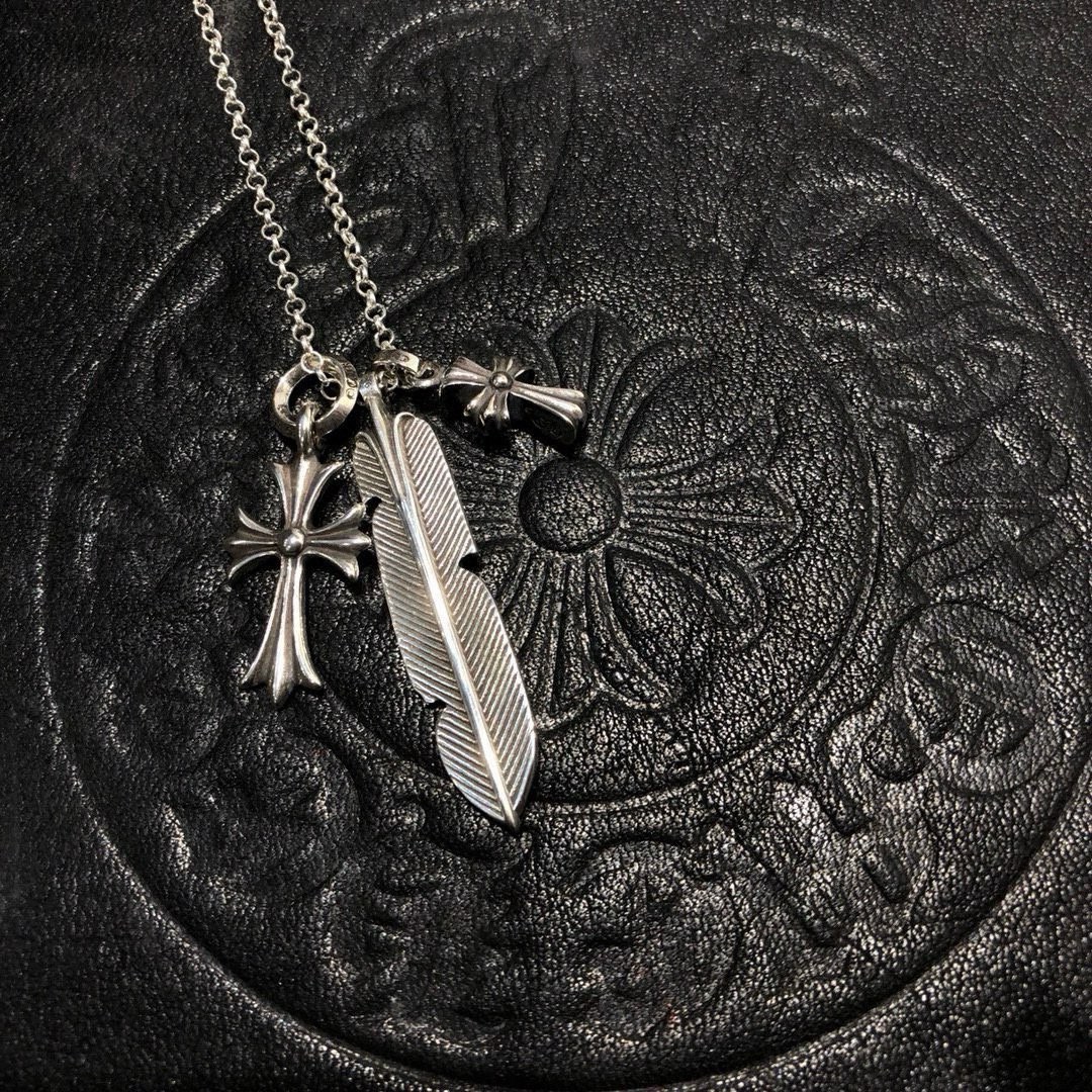 NO:111320,Chrome Hearts Croxin Circle Necklace, Whistle Cross Classic Pendant, Imported Workmanship, Precision Engraving, Pure Handmade ~ Authentic Model Opening Trendy Fashion Essentials for Men and Women, Couple Style, Rock Punk Tsil Silver Style, Retro Elements, Trendy and versatile, The same Chrome Hearts Croxin Classic Necklace, Sun Honglei, The same style, Domineering!  , jewelry boutique, chrome hearts, chrome hearts, necklace19860909Chrome Hearts  克罗心圈子项链 口哨十字架经典吊坠 进口做工工艺 精工雕刻 纯手工打造 ～正品开模潮流时尚必备 男女均可佩戴 情侣款同款 摇滚朋克泰银风格 复古元素 潮流百搭 官网同款Chrome Hearts克罗心 经典项链 孙红雷同款 霸气十足！,饰品精品,chrome hearts,chrome hearts,necklace,Jewelry