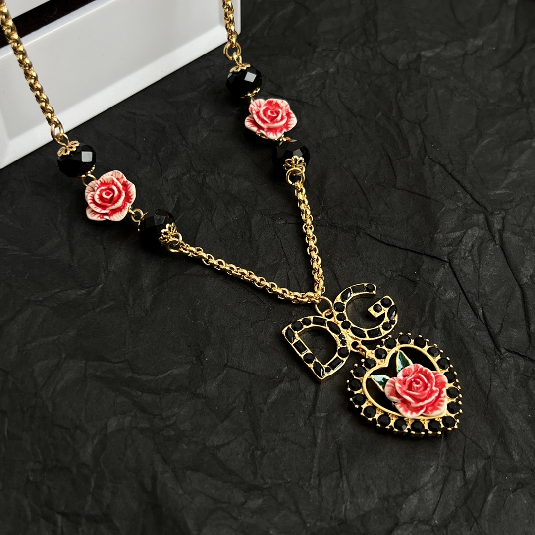 ¥380 Dolce & Gabbana, Douga Banner, DG letter show necklace! Decoration, brass, complexity - 图片 4
