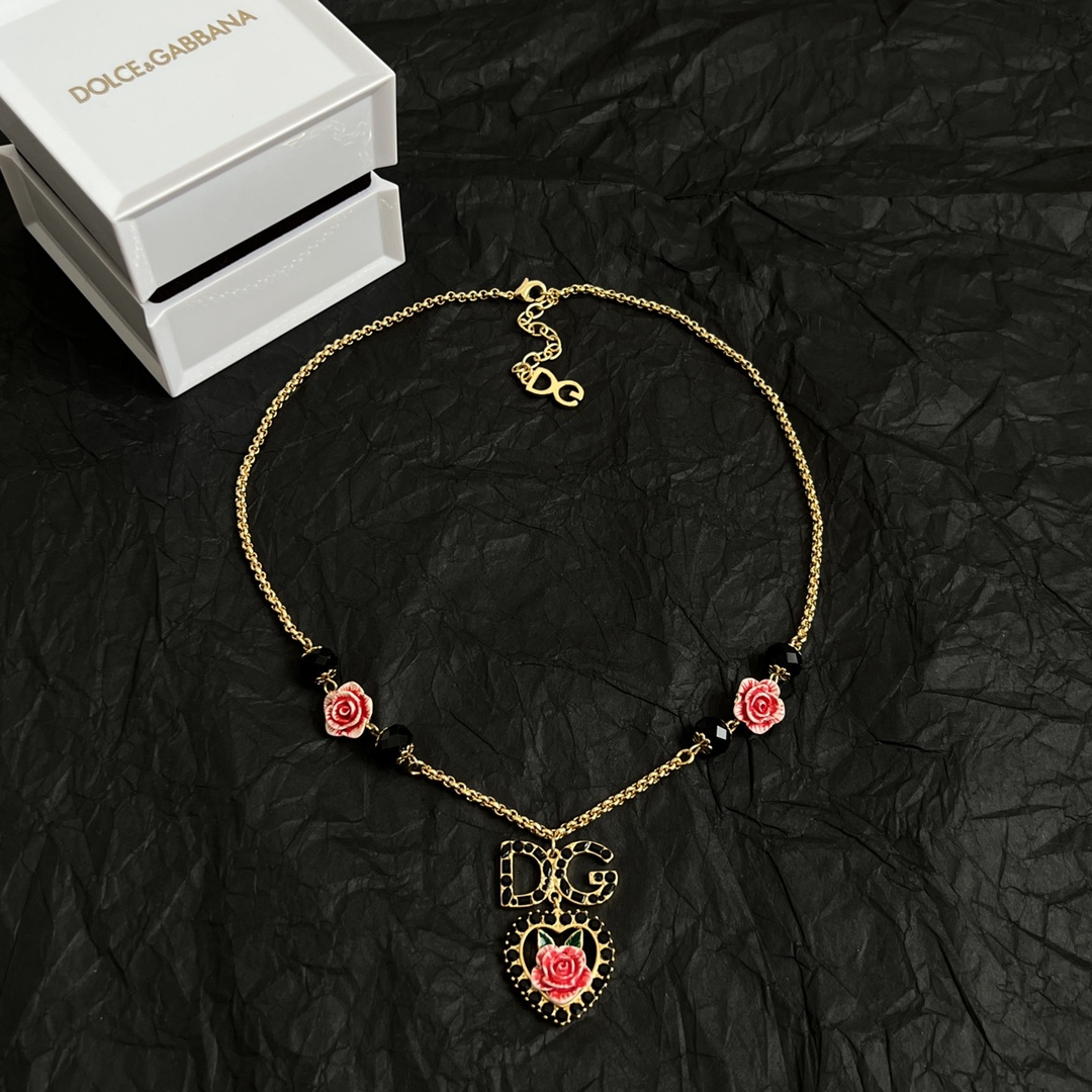 ¥380 Dolce & Gabbana, Douga Banner, DG letter show necklace! Decoration, brass, complexity - 图片 1