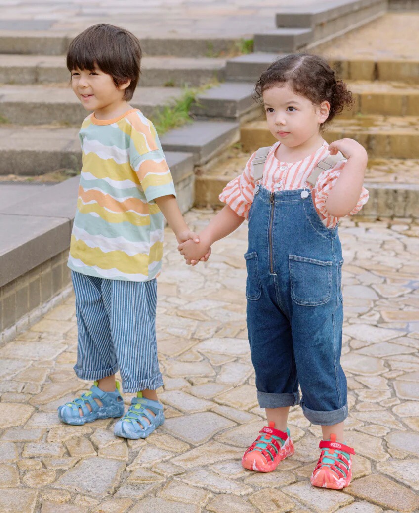 图片[9]-KEEN 潮牌新款Hyperport H2超轻涉水儿童户外溯溪鞋凉鞋 尺码：24-35码 潮牌KEEN溯溪⛺️新款🆕 原装高端1：1定制版👍🏻 放心入就对啦✌🏻 溯溪两穿凉鞋，超级实穿✔️ 彩虹色系搭配，超级夏天🏝️-选品中心