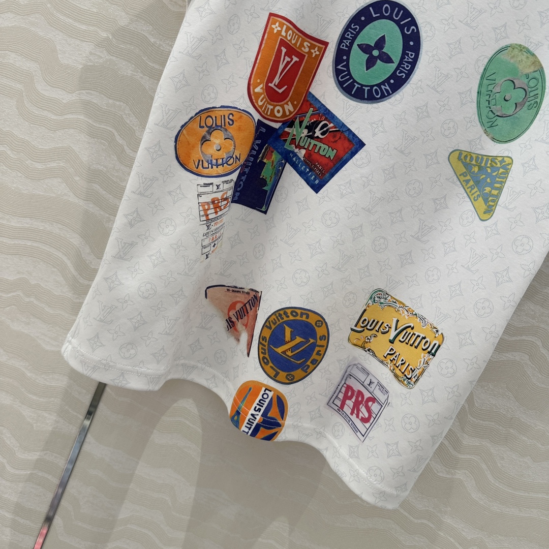 独家首发❤️原单品质💕lou神仙颜值的彩虹假日🌈系列经典MONOGRAM暗纹logo定位海报徽章印花短袖