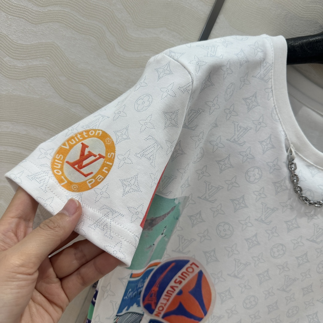 独家首发❤️原单品质💕lou神仙颜值的彩虹假日🌈系列经典MONOGRAM暗纹logo定位海报徽章印花短袖