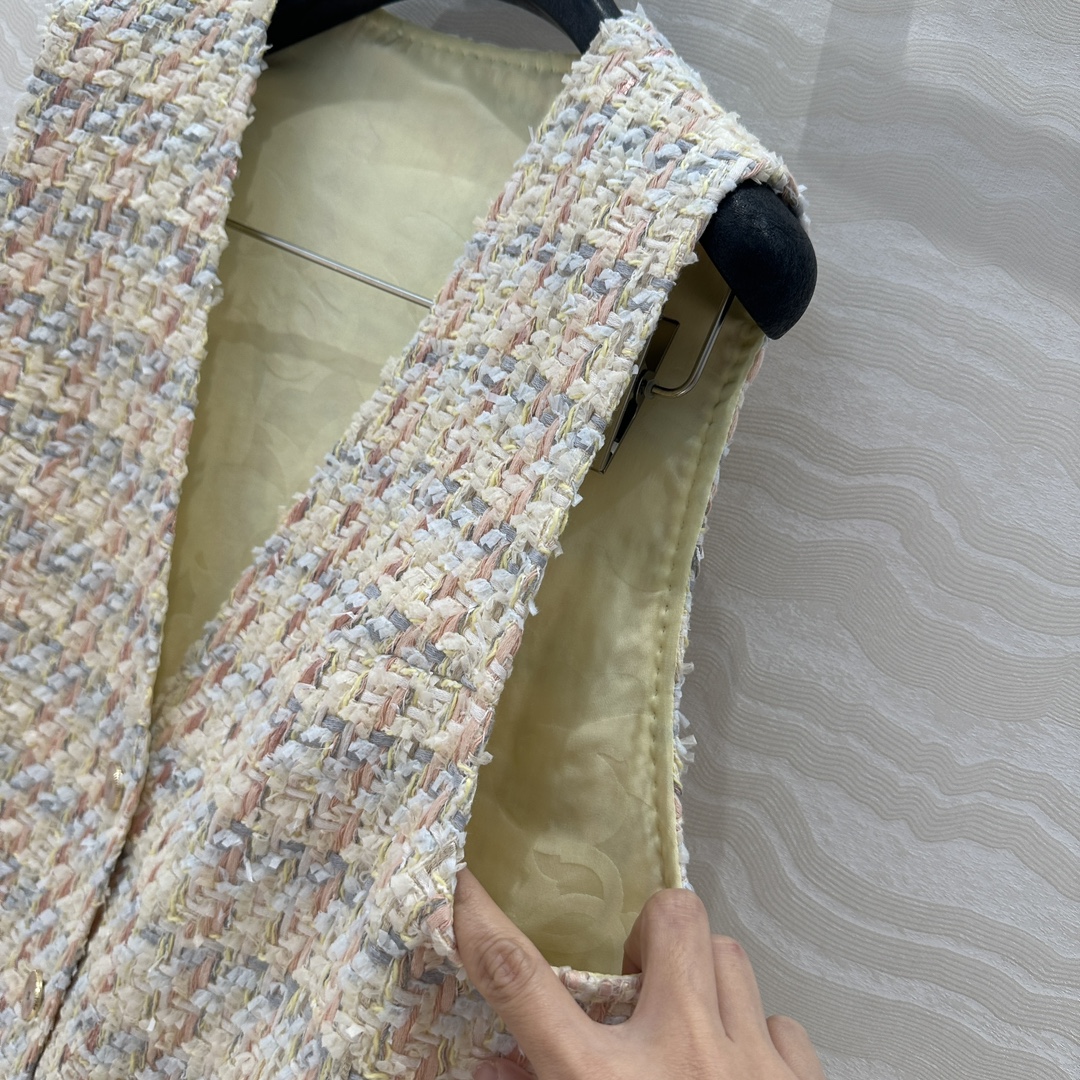 独家首发❤️高端原单品质❤️100%真丝里布！
coco女孩白月光马甲背心外套！本季最佳必入绝绝子！定制