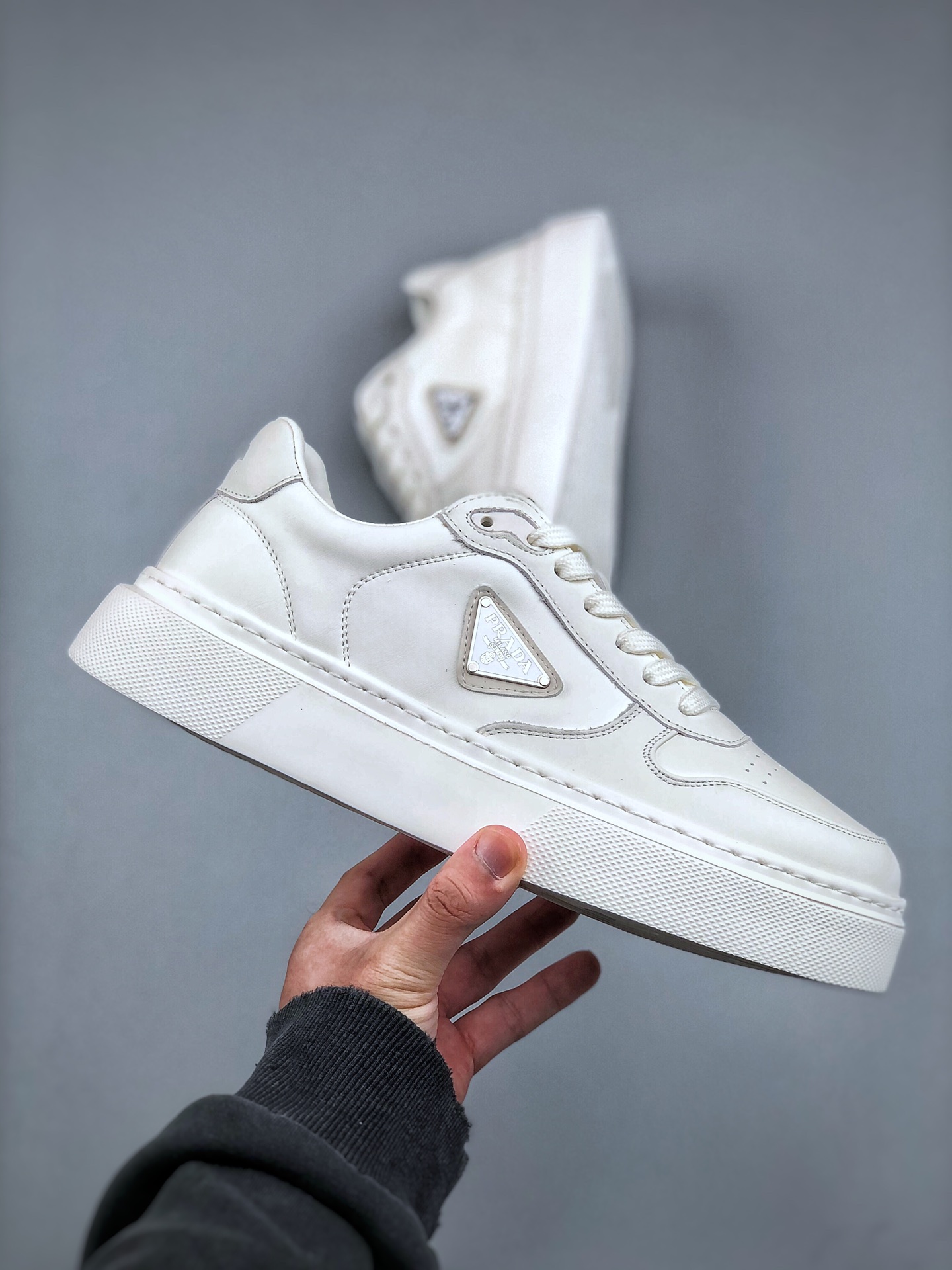 420 新货PRADA 普拉达男鞋 厚底徽标 低帮休闲鞋运动板鞋