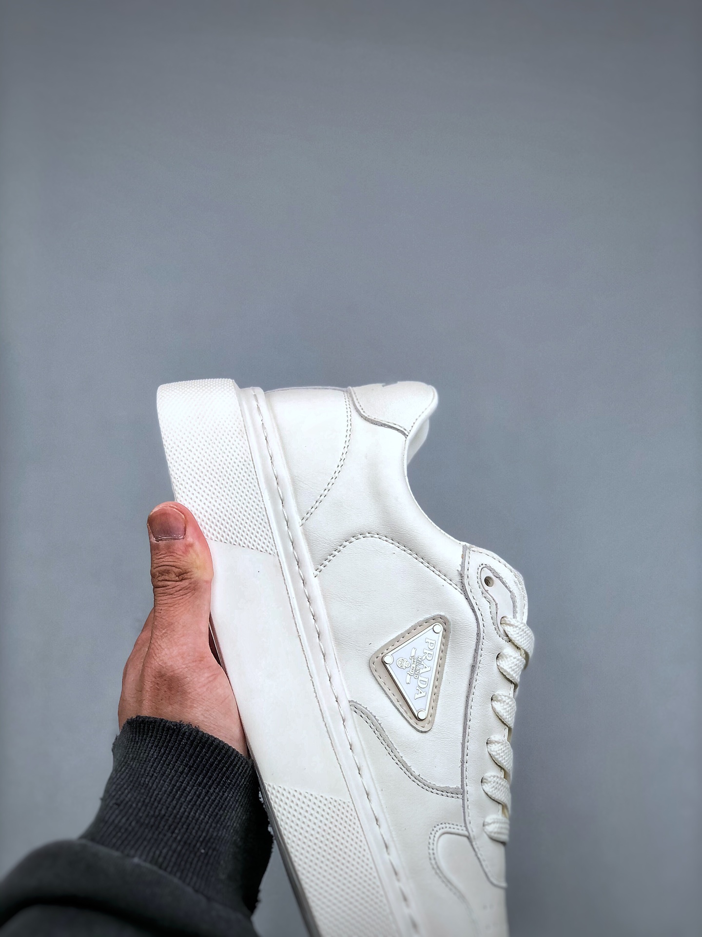 420 新货PRADA 普拉达男鞋 厚底徽标 低帮休闲鞋运动板鞋