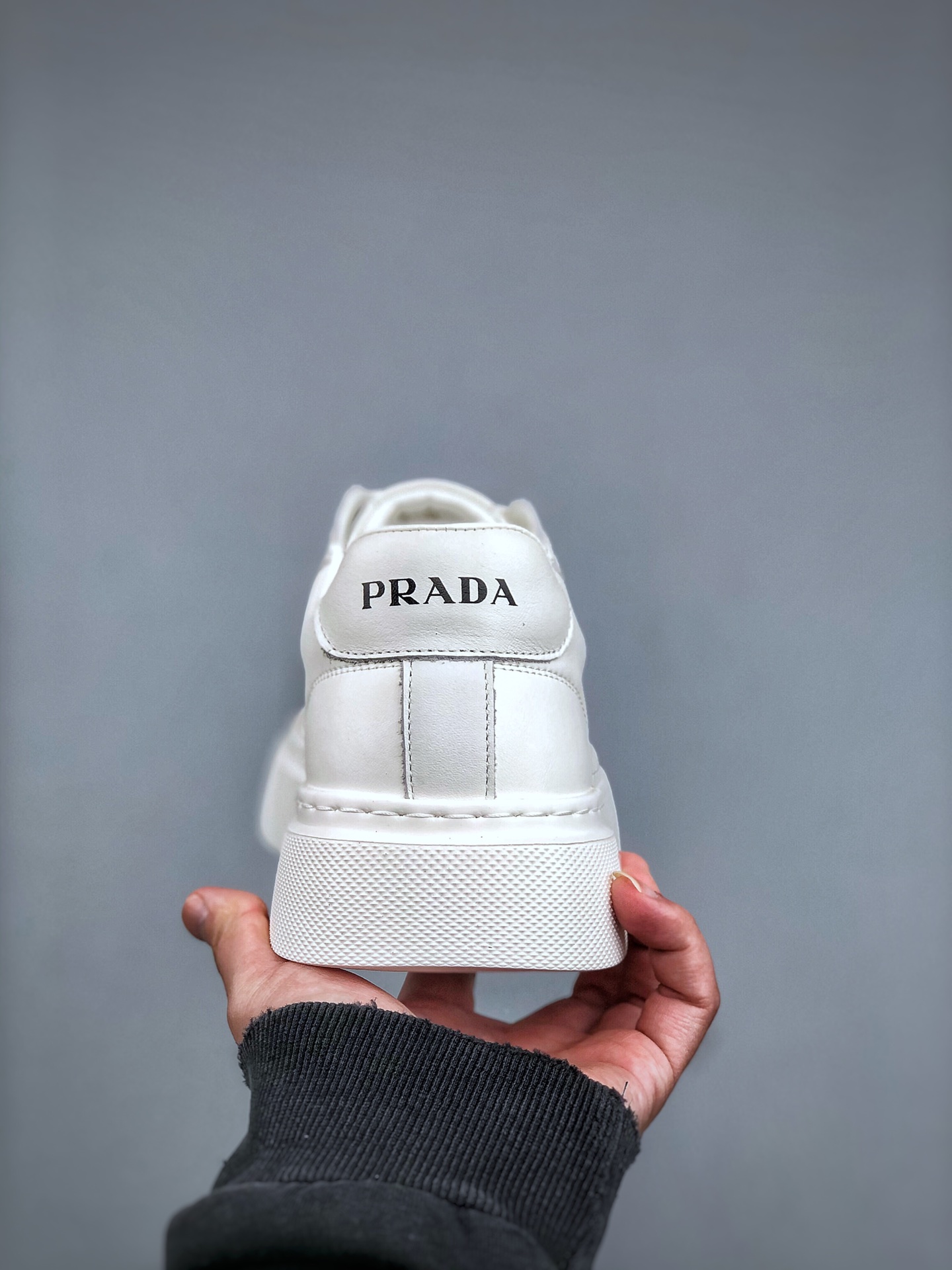 420 新货PRADA 普拉达男鞋 厚底徽标 低帮休闲鞋运动板鞋