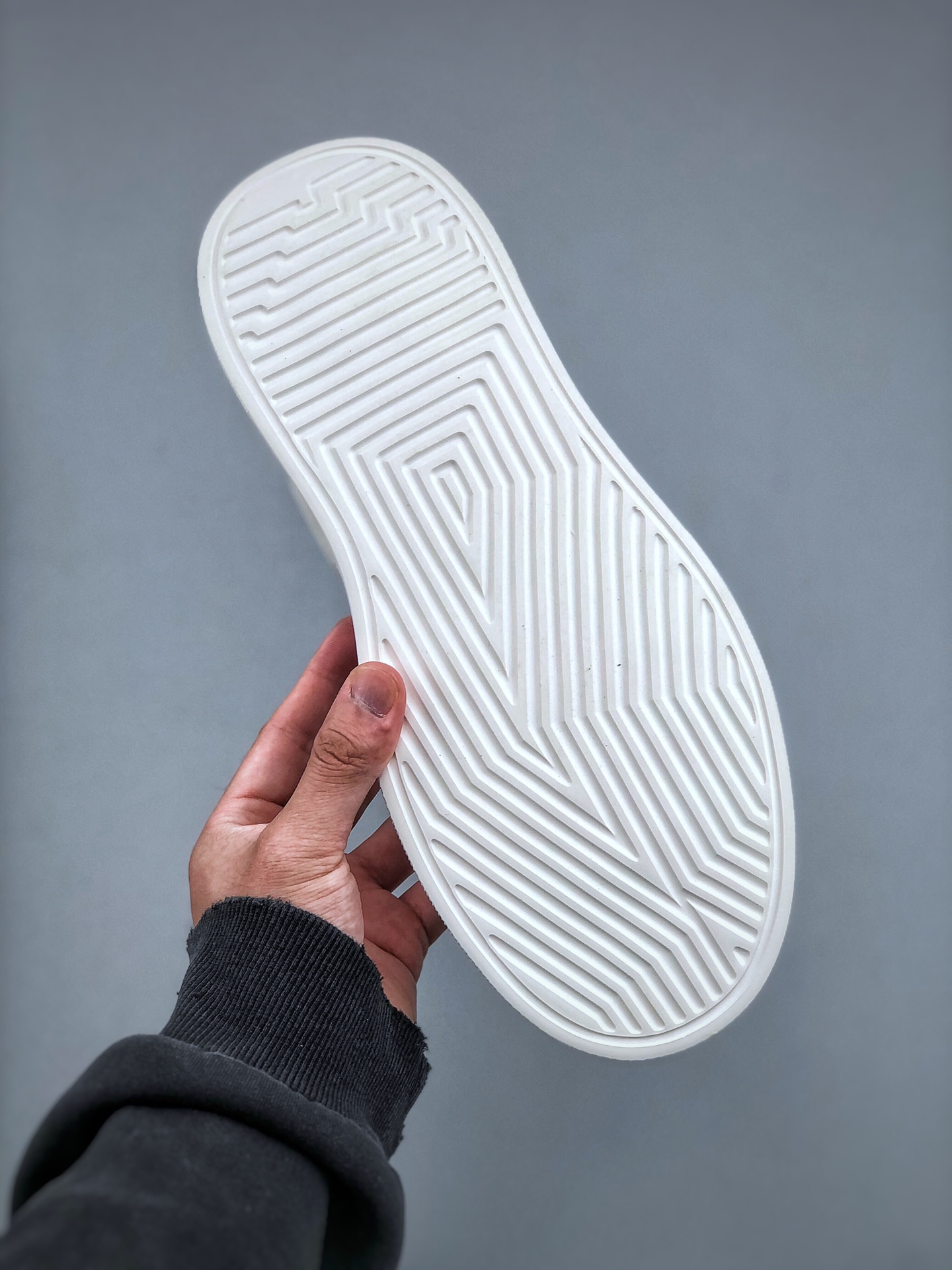 420 新货PRADA 普拉达男鞋 厚底徽标 低帮休闲鞋运动板鞋