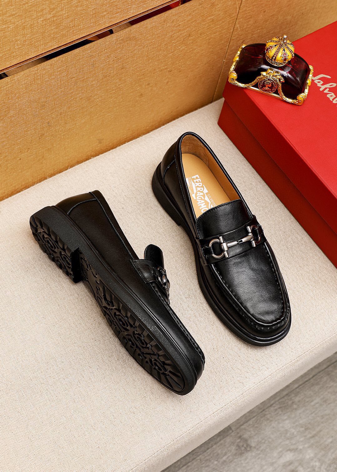 Salvatore Ferragamo Men's Black Leather Loafers with Classic Hardware 4 i1744083898 3185 2