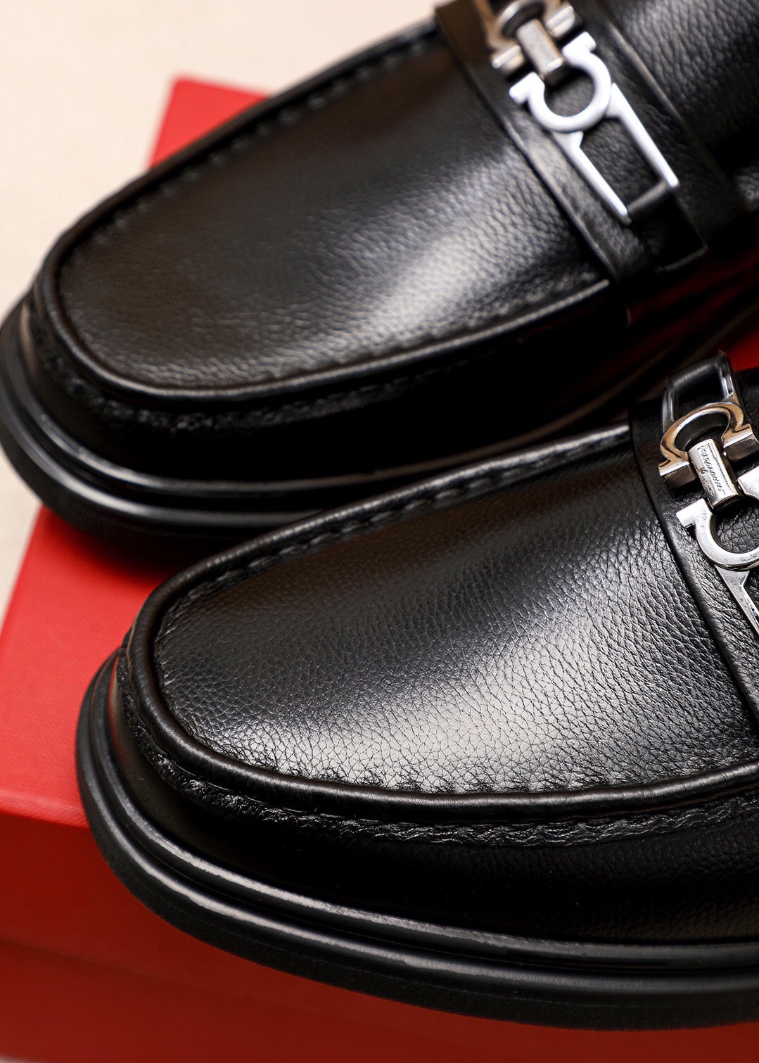 Salvatore Ferragamo Men's Black Leather Loafers with Iconic Buckle 7 i1744083974 504 5